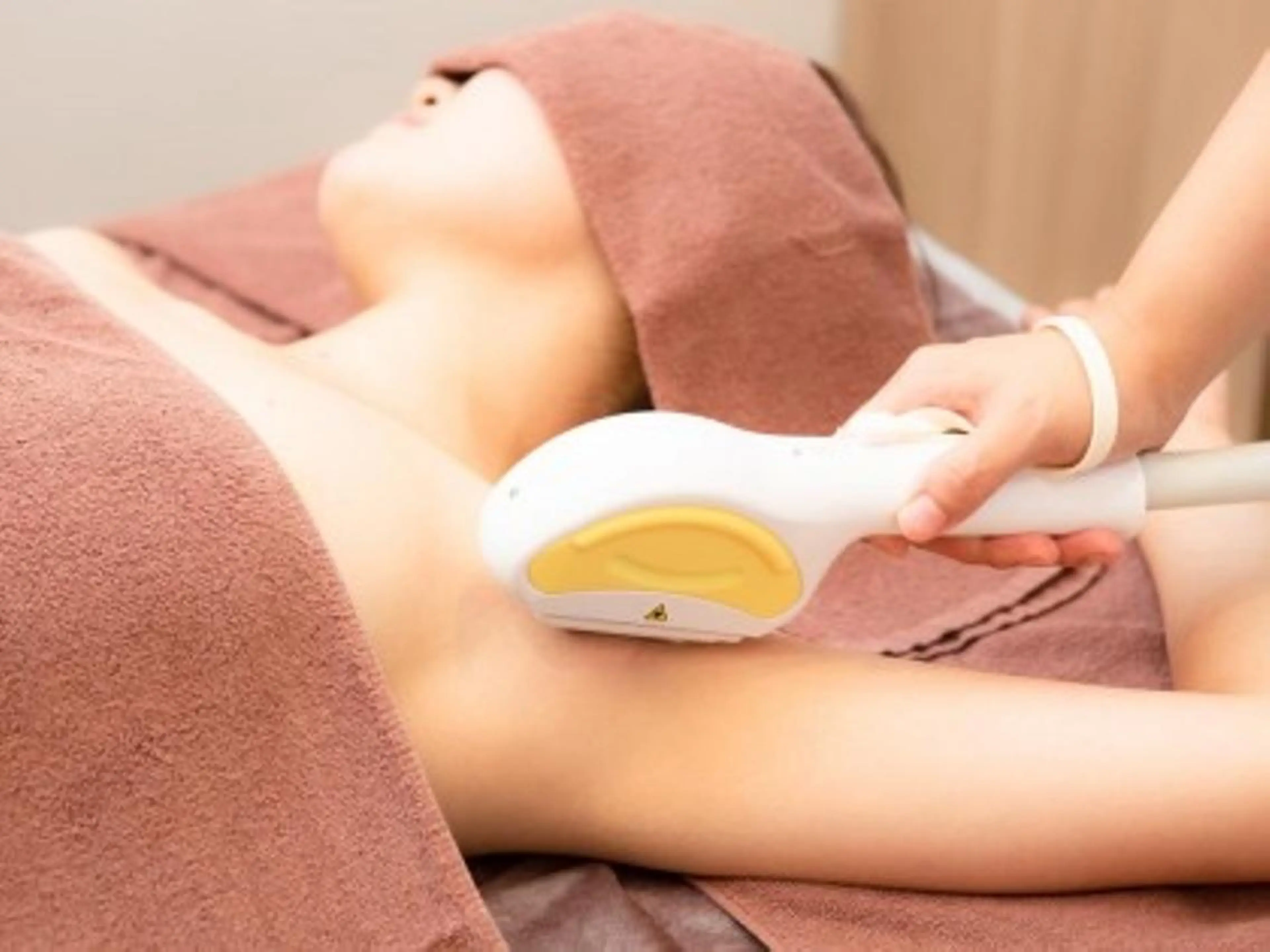 【10才〜18才限定・新規】😍10才〜19才までのティーンズ必見❣️両ワキ完了コース＋ひざ下脱毛1年😍¥5500の写真