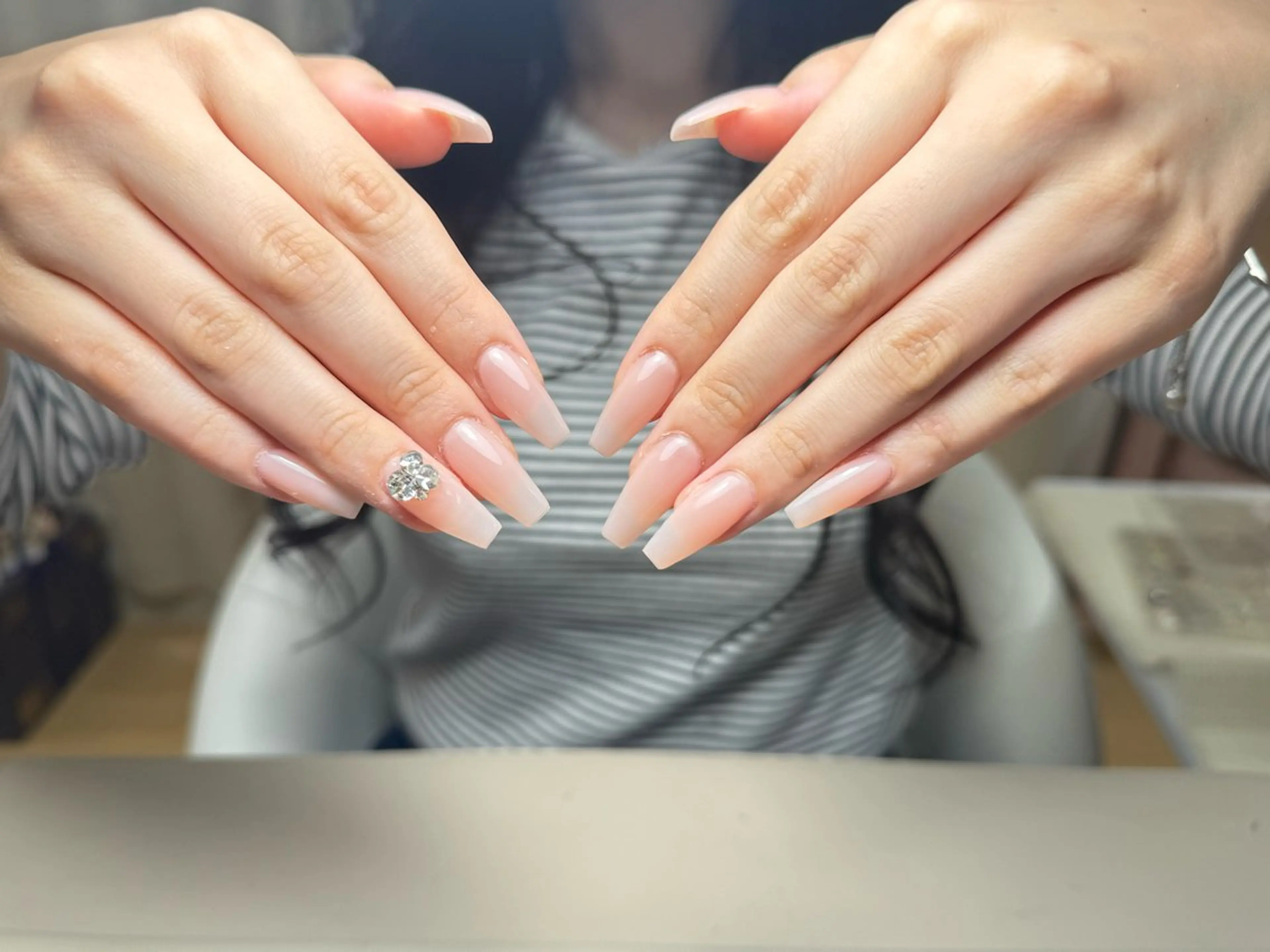 ロング ハンドネイル Moomi nail salonのネイルデザイン
