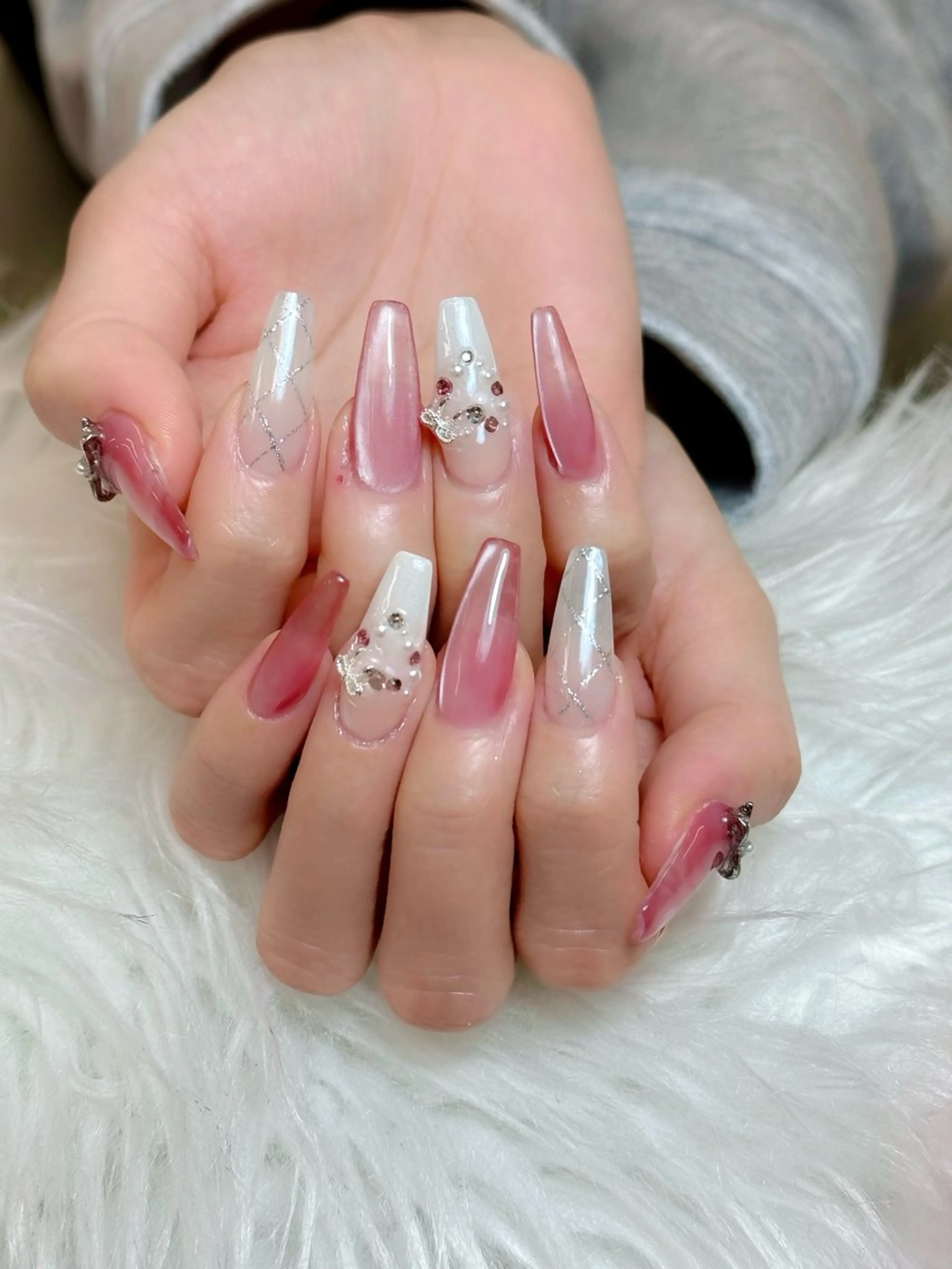 ネイル オーロラネイル チークネイル フットネイル フレンチネイル 韓国ネイル Lumi Nail 新大久保3‘のネイルデザイン