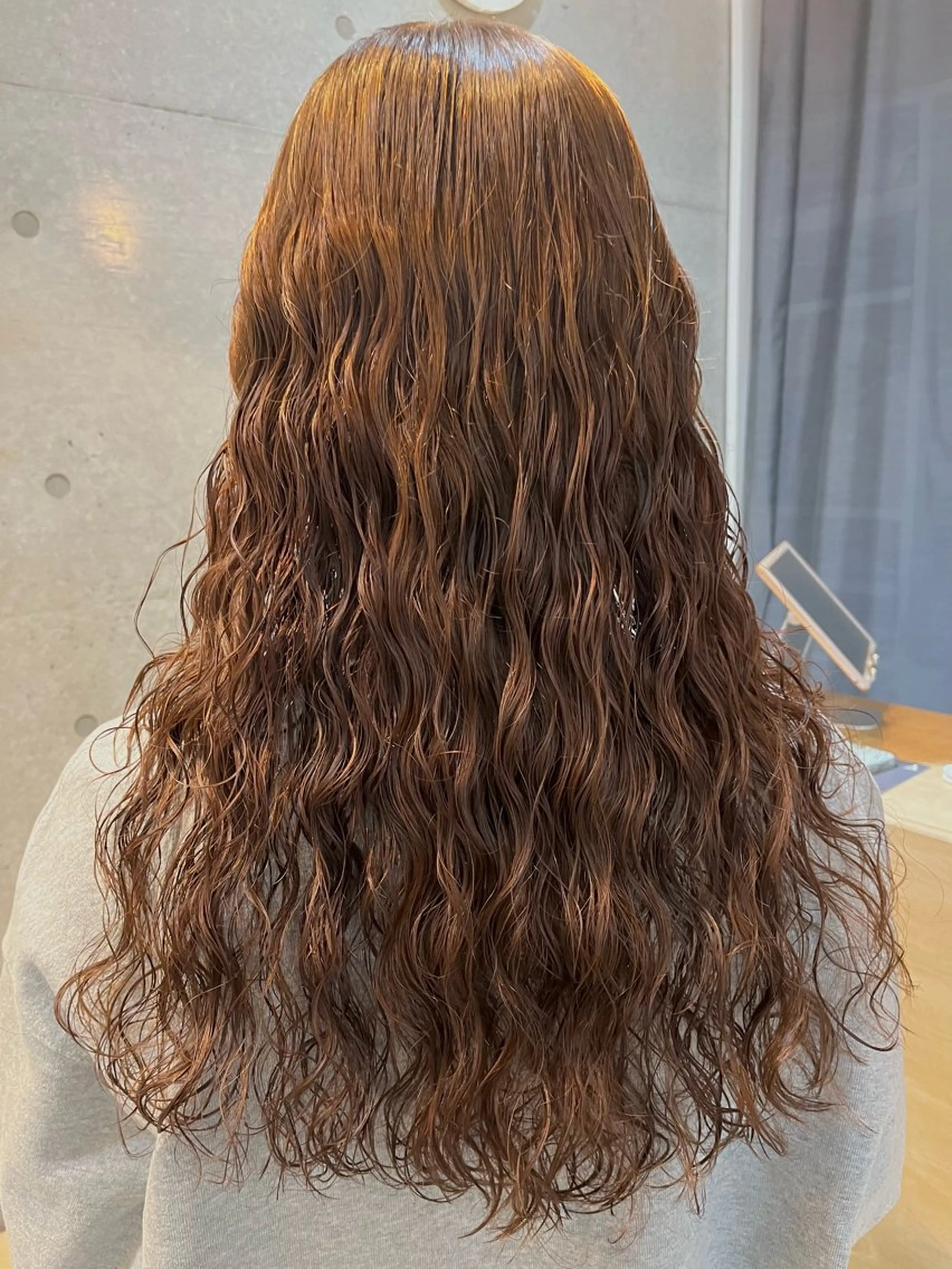 ❣️12月限定❣️カット+コテ巻き風デジタルパーマ+プチトリートメントの写真