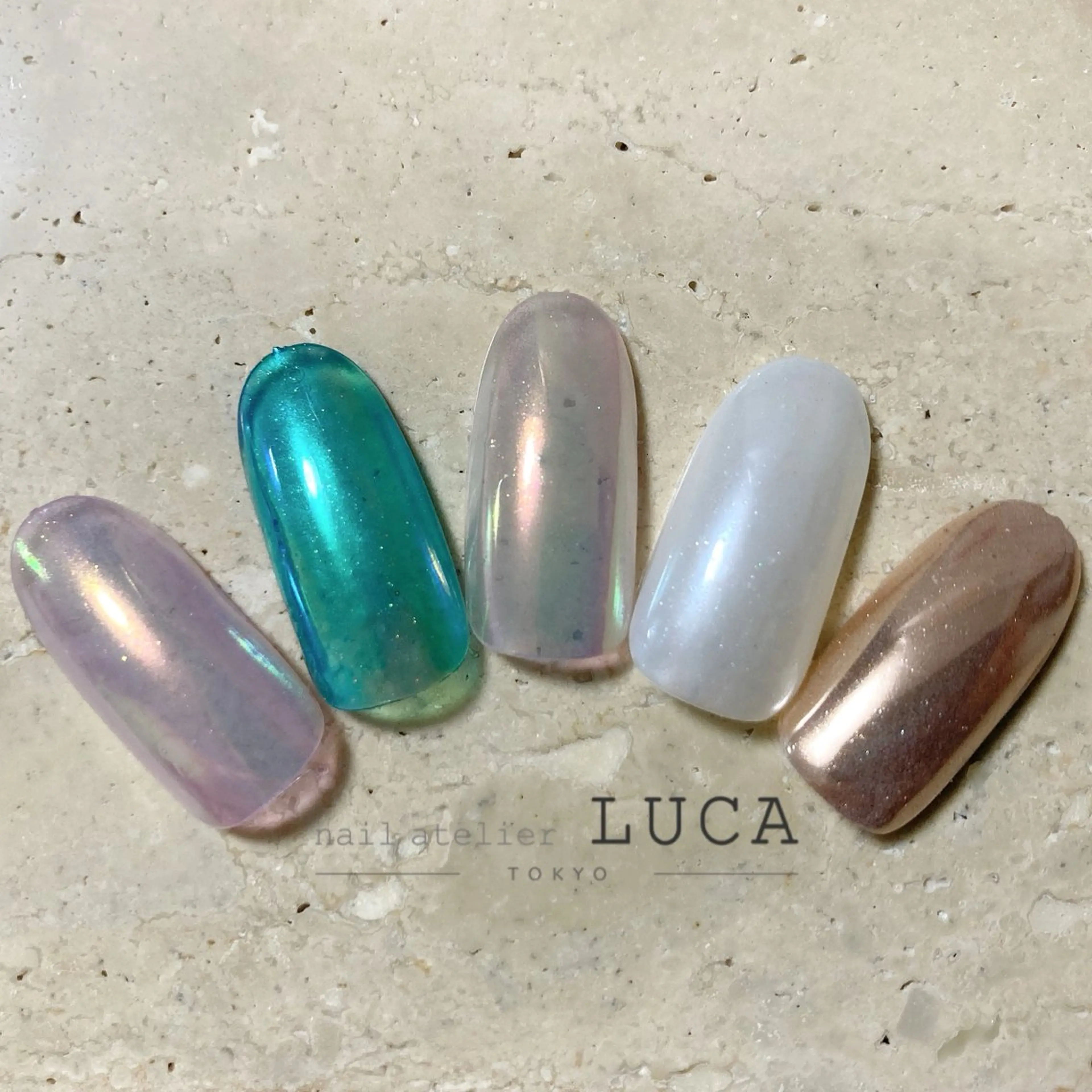 ネイル オーロラネイル フレンチネイル ジェルネイル ミラーネイル ワンカラーネイル ネイルアトリエルカ 米原のネイルデザイン