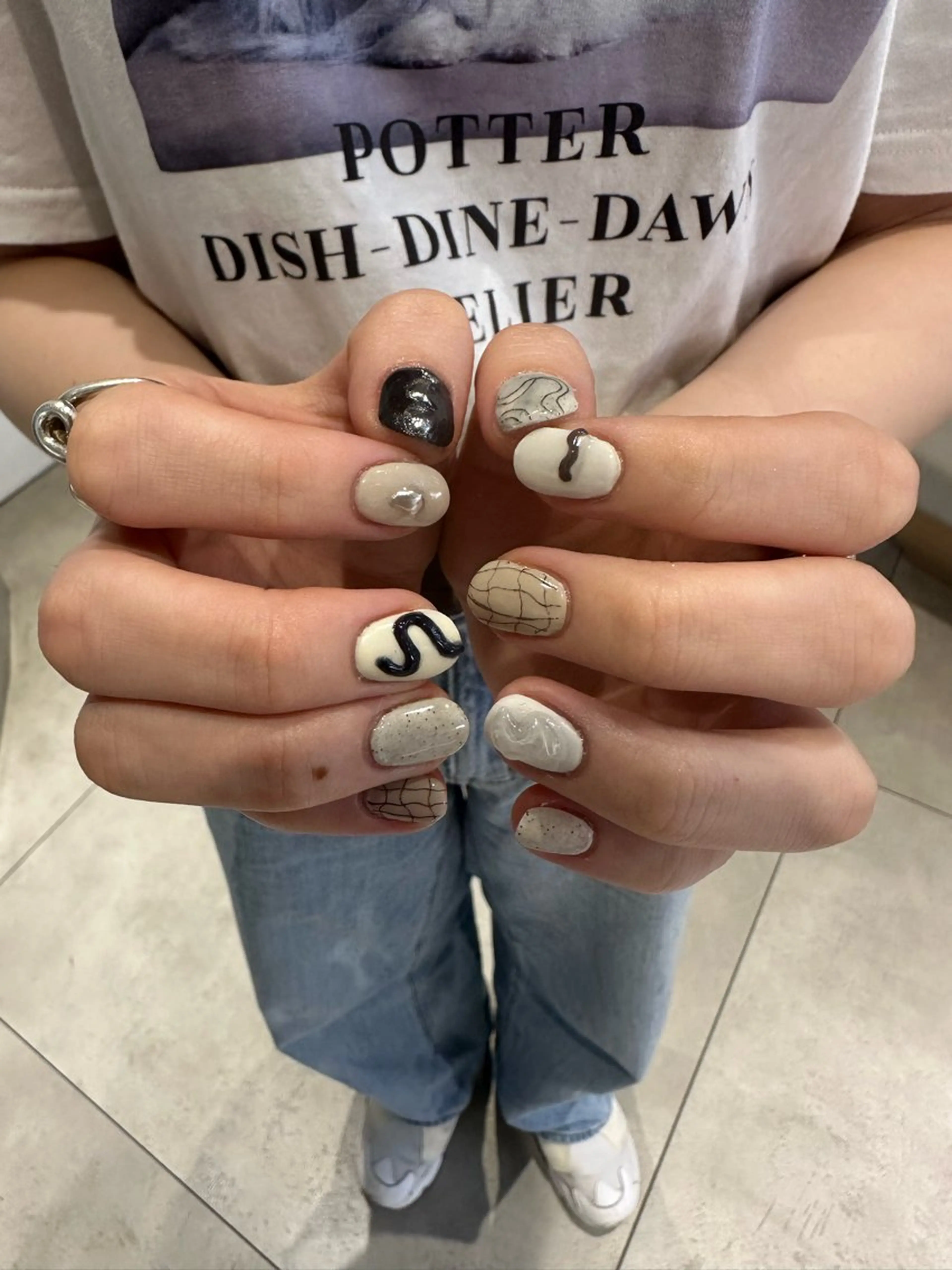 ネイル 🎀韓国レイヤー特化 🎀ベージュ/ミクのヘアスタイル