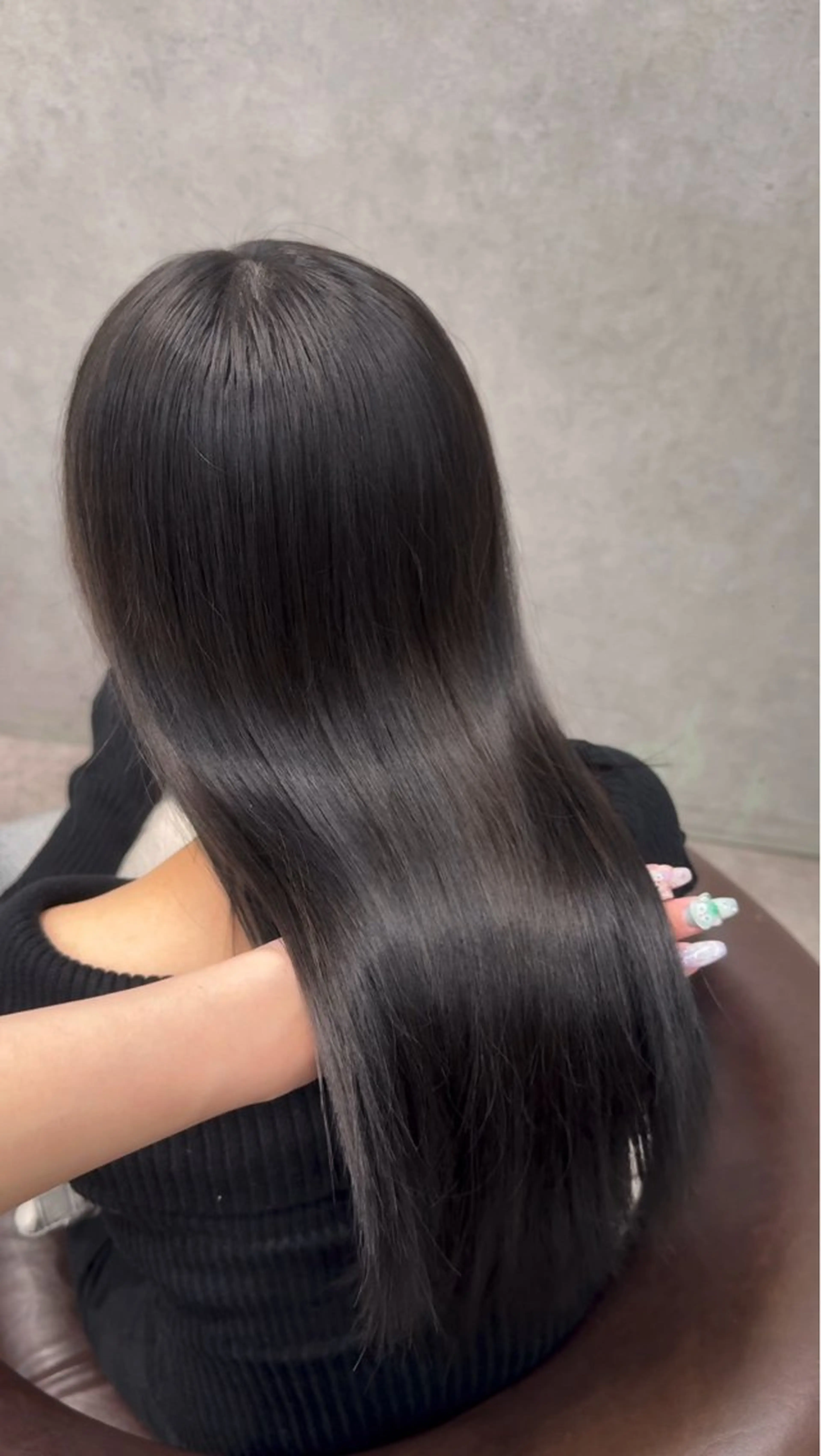 ロング ヘアカラー トリートメント Nanami / ベージュ/グレージュのヘアスタイル