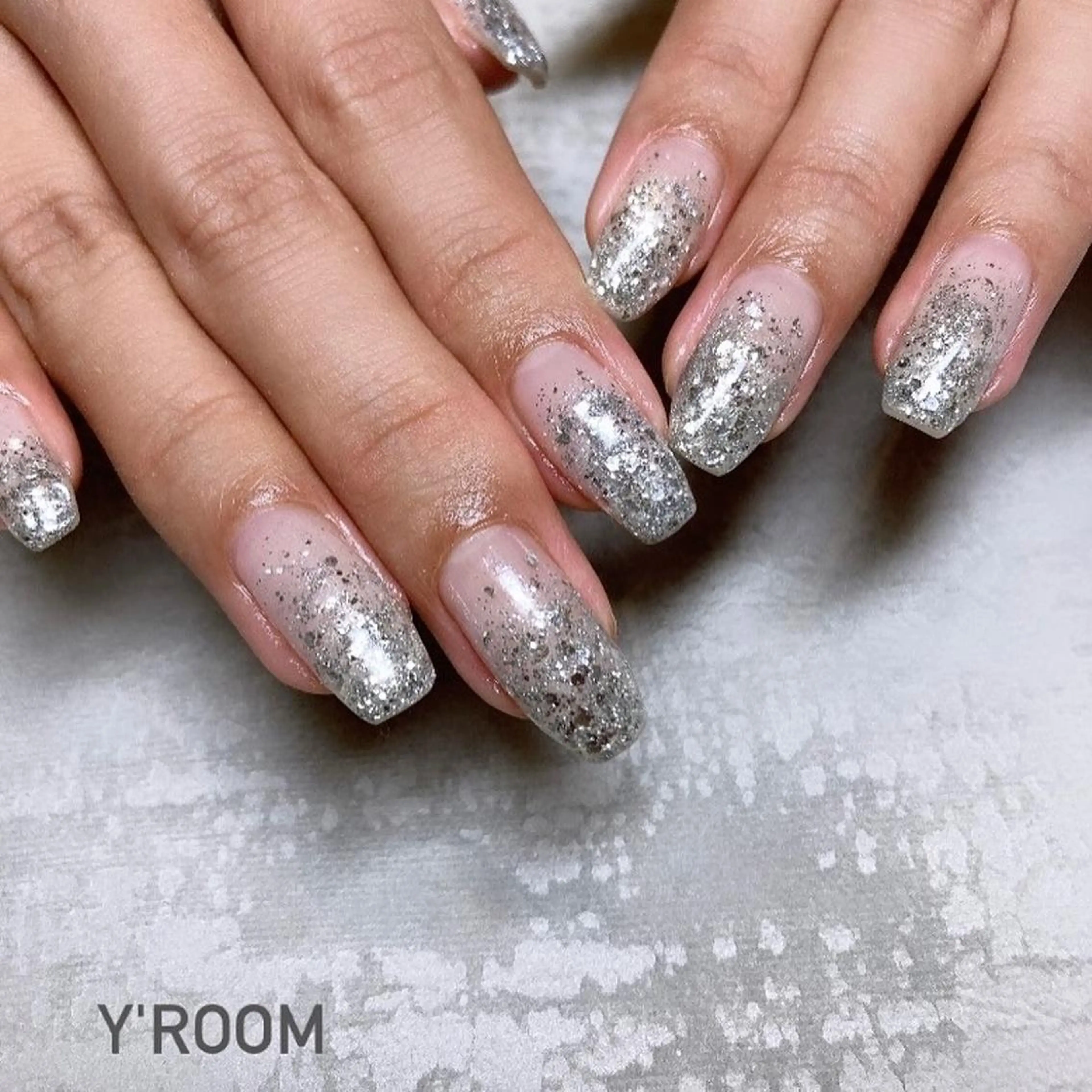 ネイル オーロラネイル フラッシュネイル フットネイル ジェルネイル 氷ネイル・うるうるネイル ハンドネイル YUKA （ネイリスト）のネイルデザイン