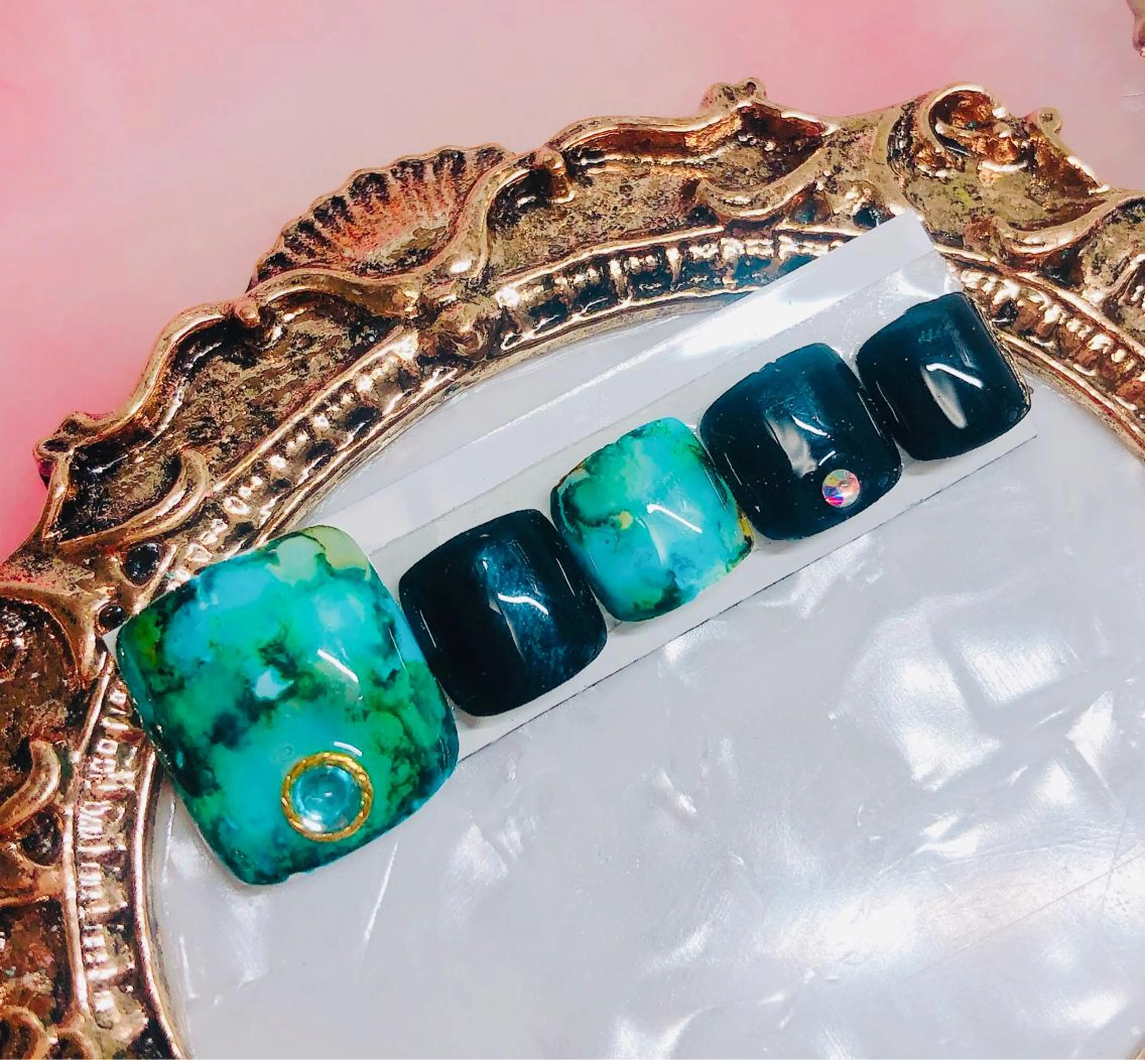 ネイル フットネイル フットネイル CROWN プライベートサロンのネイルデザイン