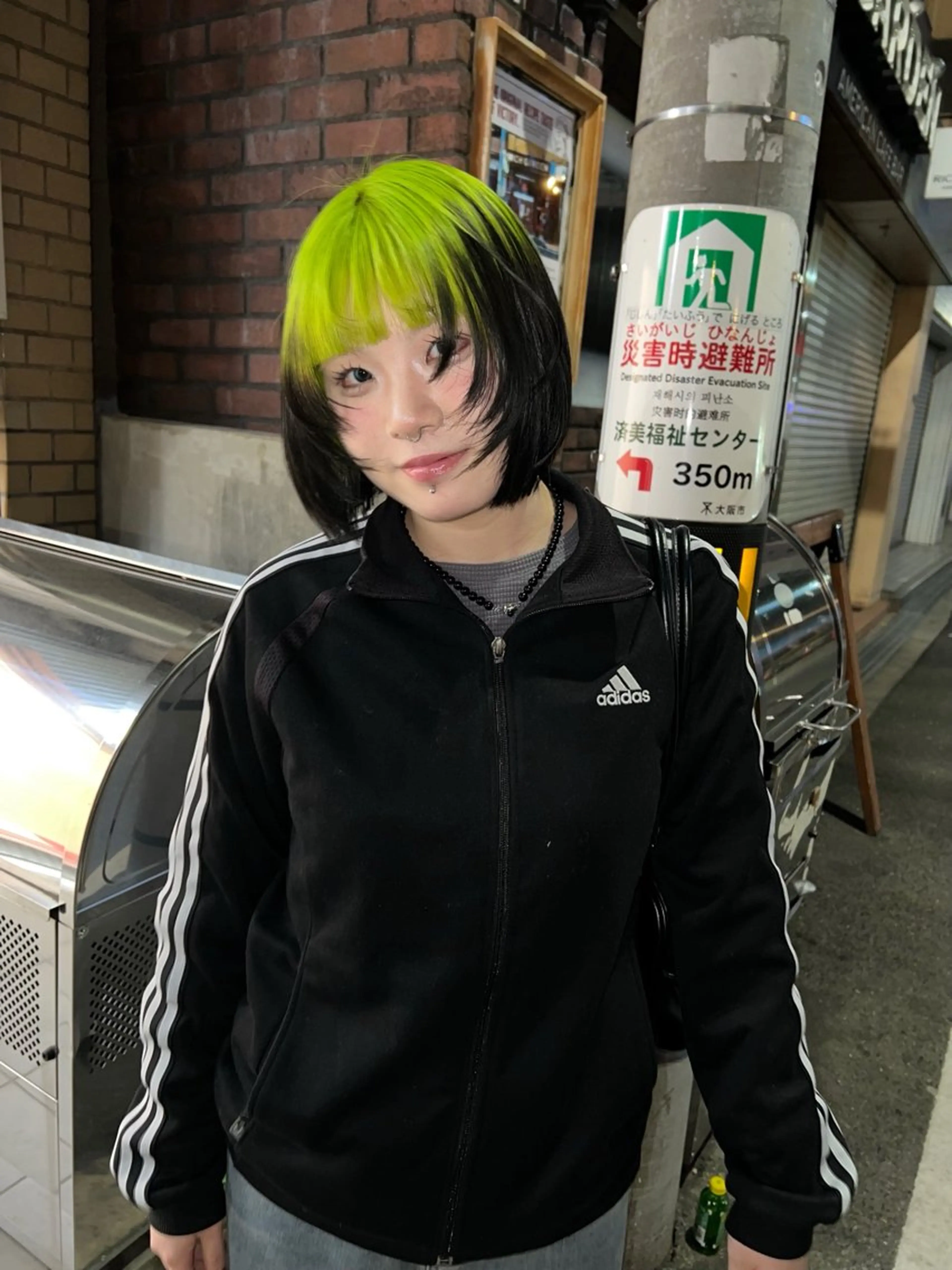 ミディアム 室屋 鈴音のヘアスタイル