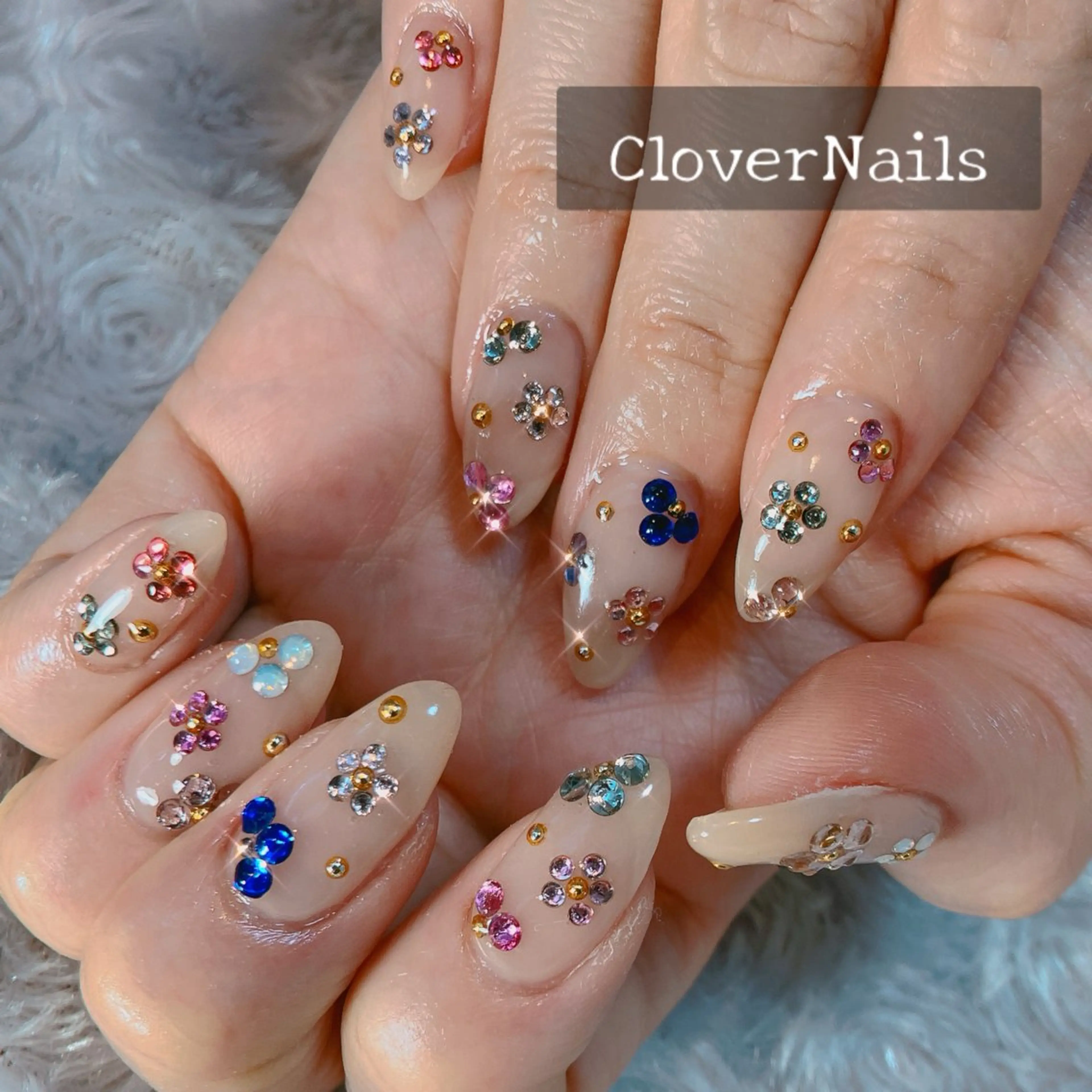 ネイル フラワーネイル ジェルネイル キラキラネイル ラメ(グリッター) 持ち込み ハンドネイル 自宅ネイルサロン クロバーネイルのネイルデザイン