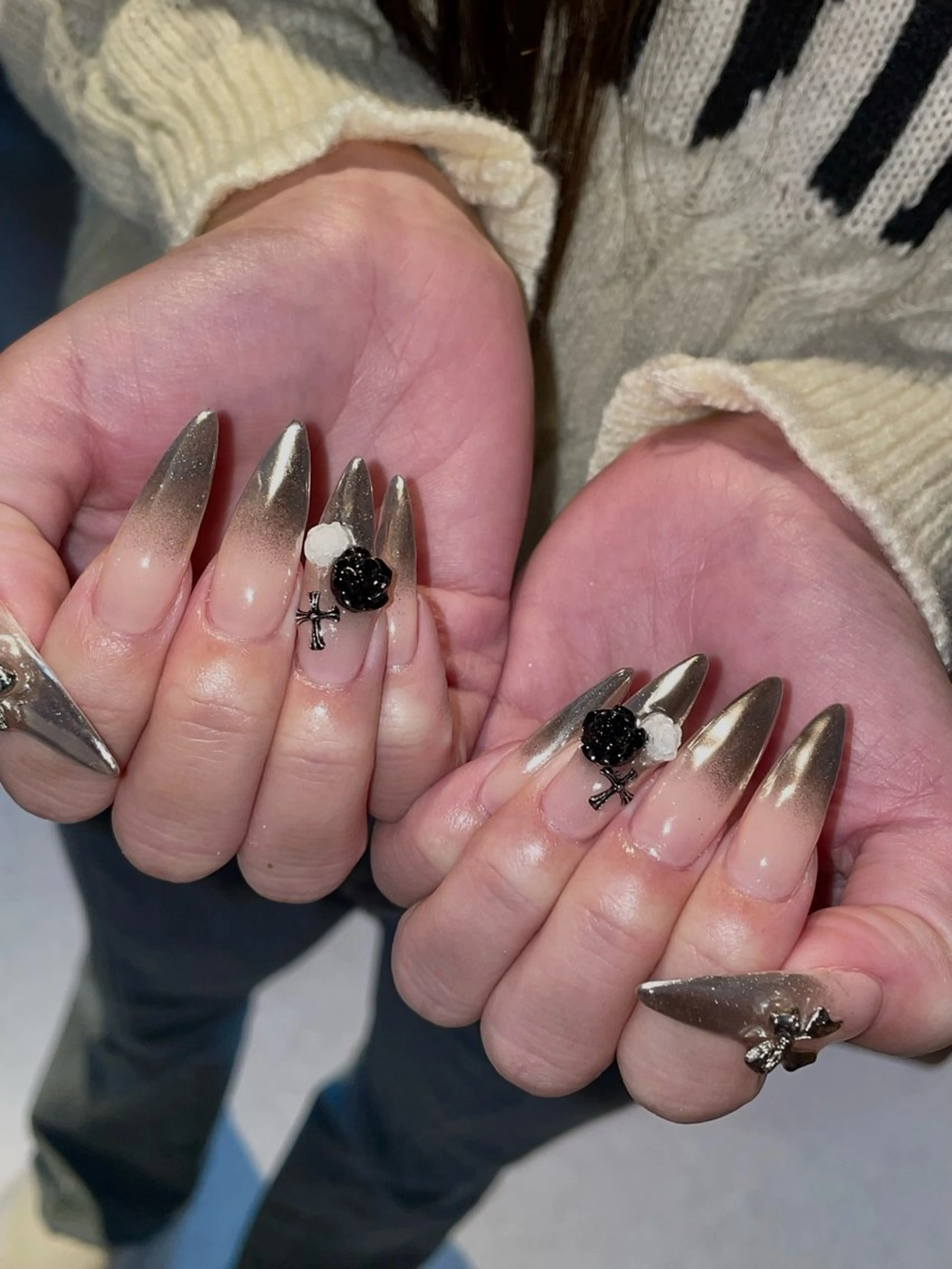 ネイル ミラーネイル シルバー ハンドネイル SoLuna MIZUHOのネイルデザイン