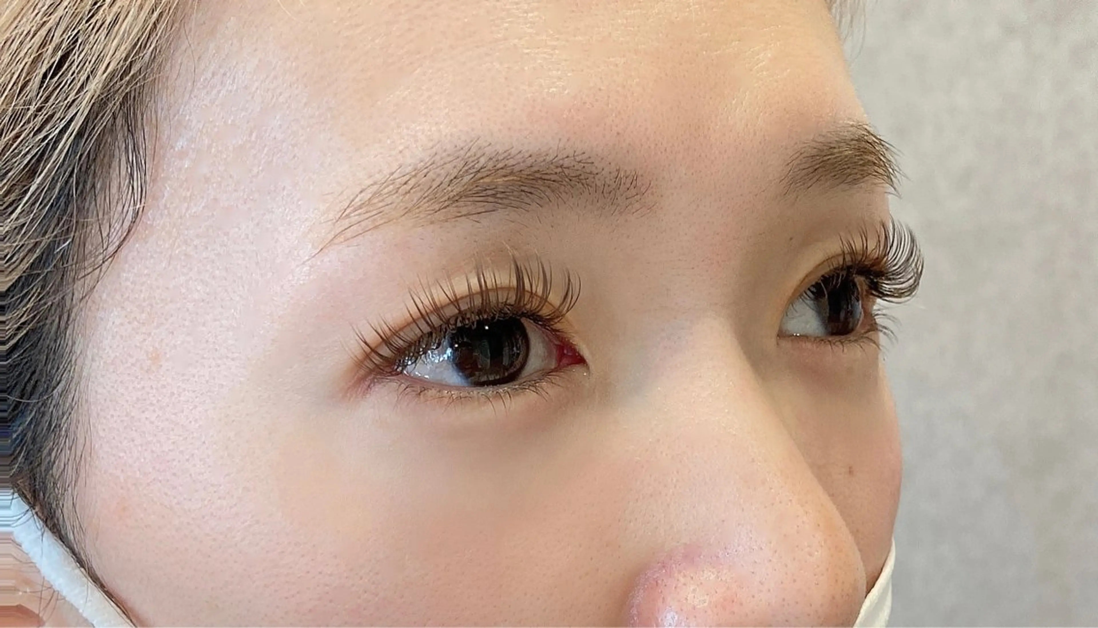 マツエク・マツパ カラーマツエク フラットラッシュ 1席のみサロンvi ctoriaeyeの眉毛・アイブロウイメージ