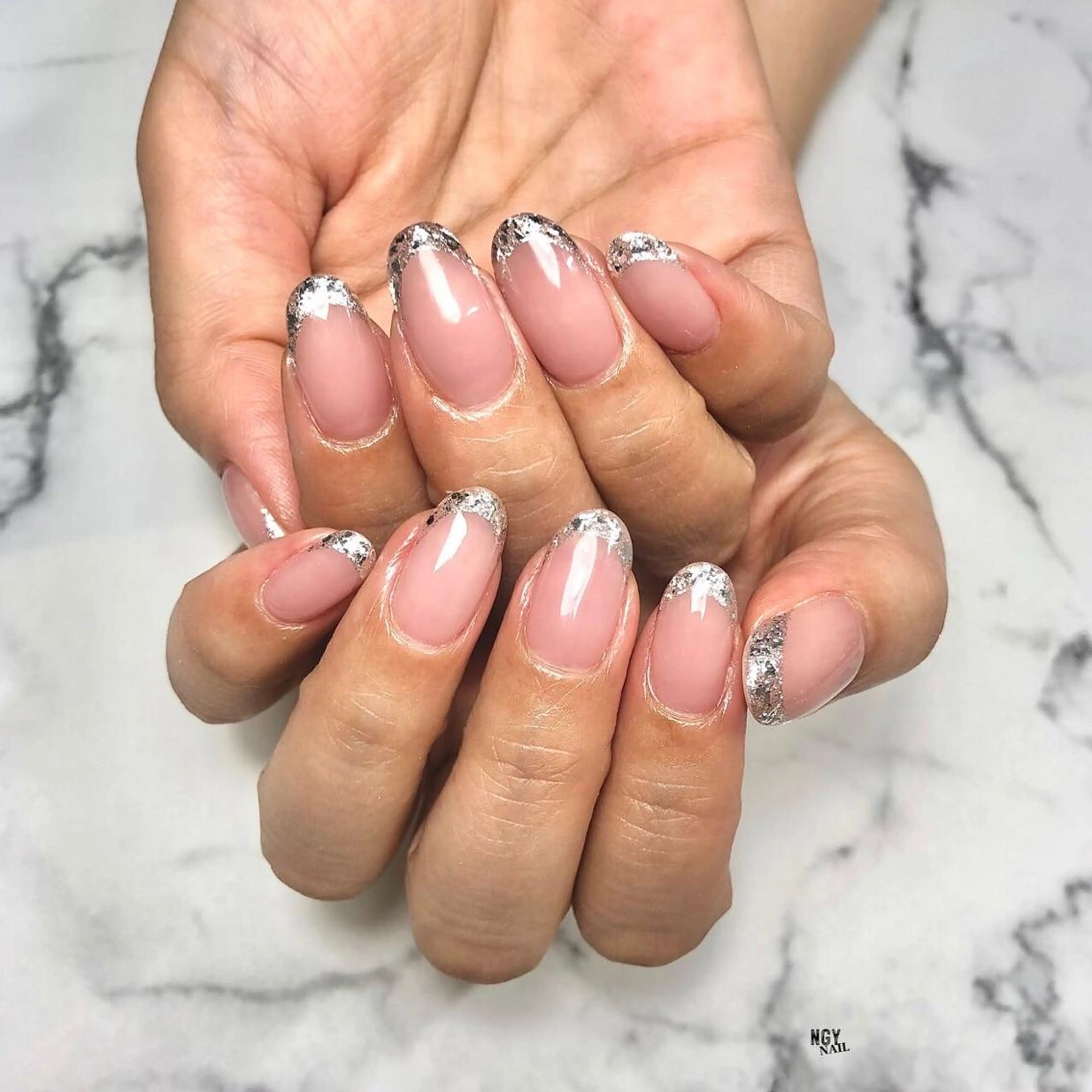 ネイル フレンチネイル ジェルネイル ガラスフレンチ 韓国ネイル ラメ(グリッター) ハンドネイル NAIL NOWのネイルデザイン