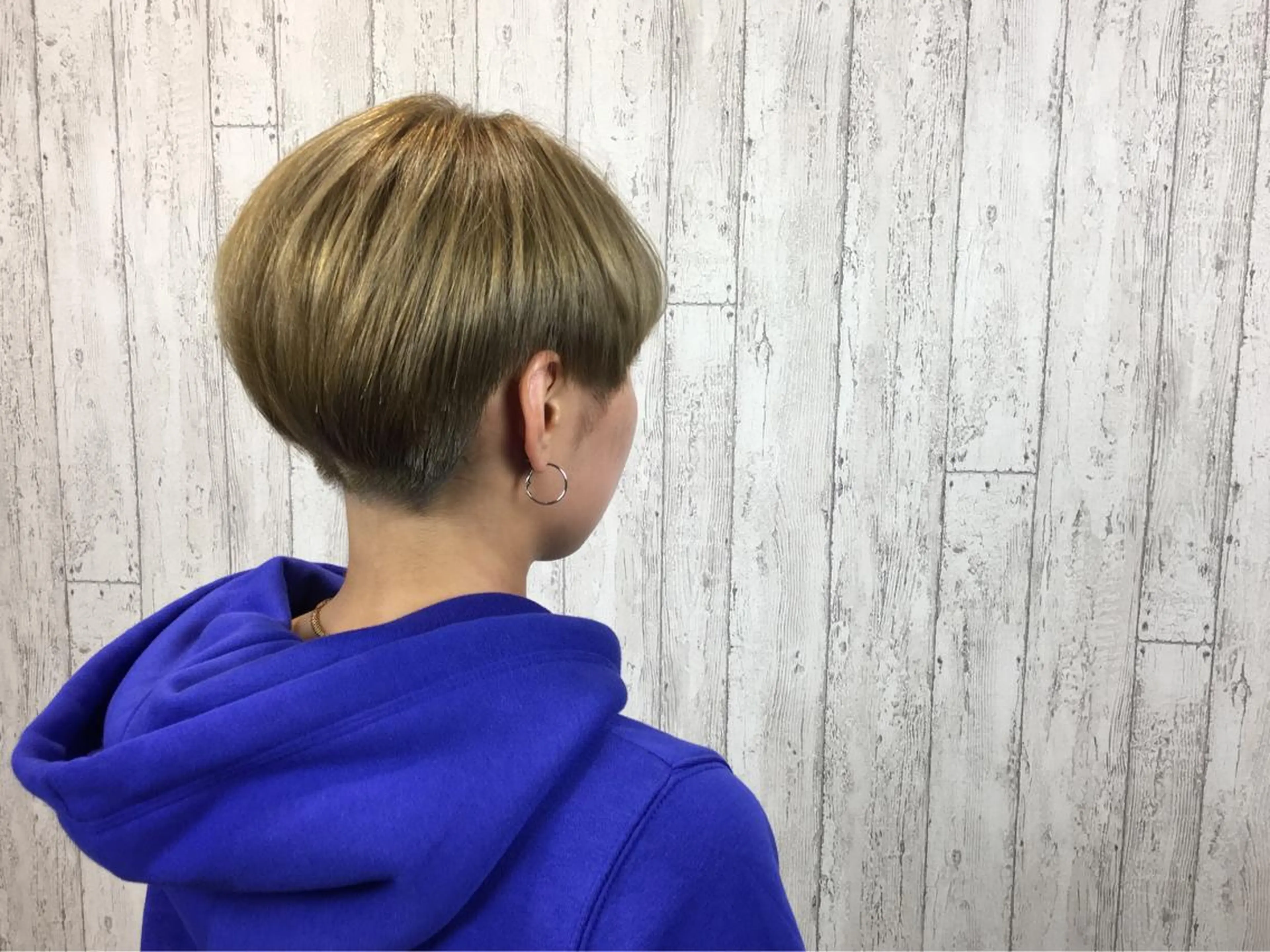 ショート カラー ブリーチ カット ヘアカラー カット／メンズカット 藤田麻衣のヘアスタイル