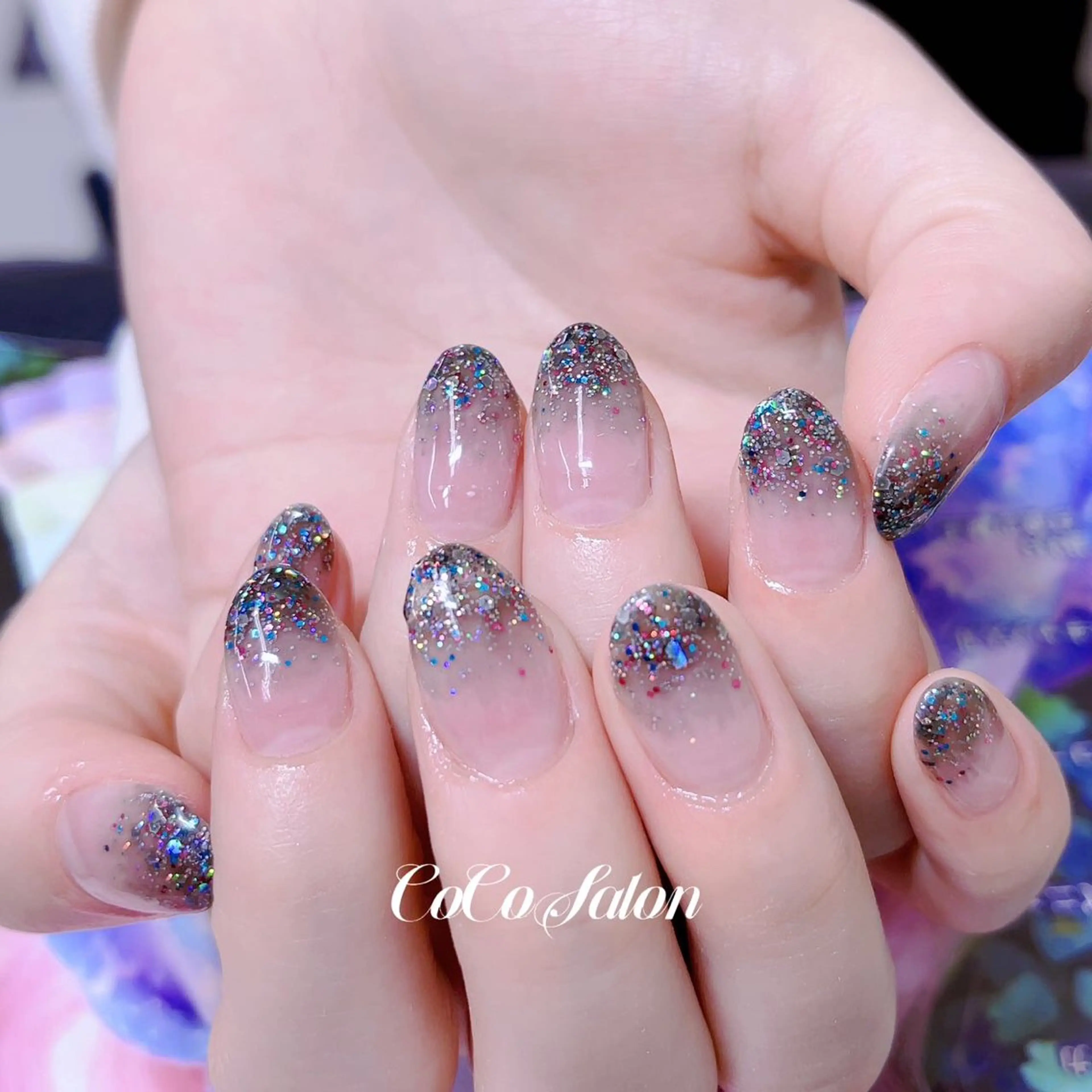 ネイル グラデーション ホログラムネイル キラキラネイル ラメ(グリッター) ラメグラデーション CoCo Salon ネイル/睫毛/脱毛のネイルデザイン