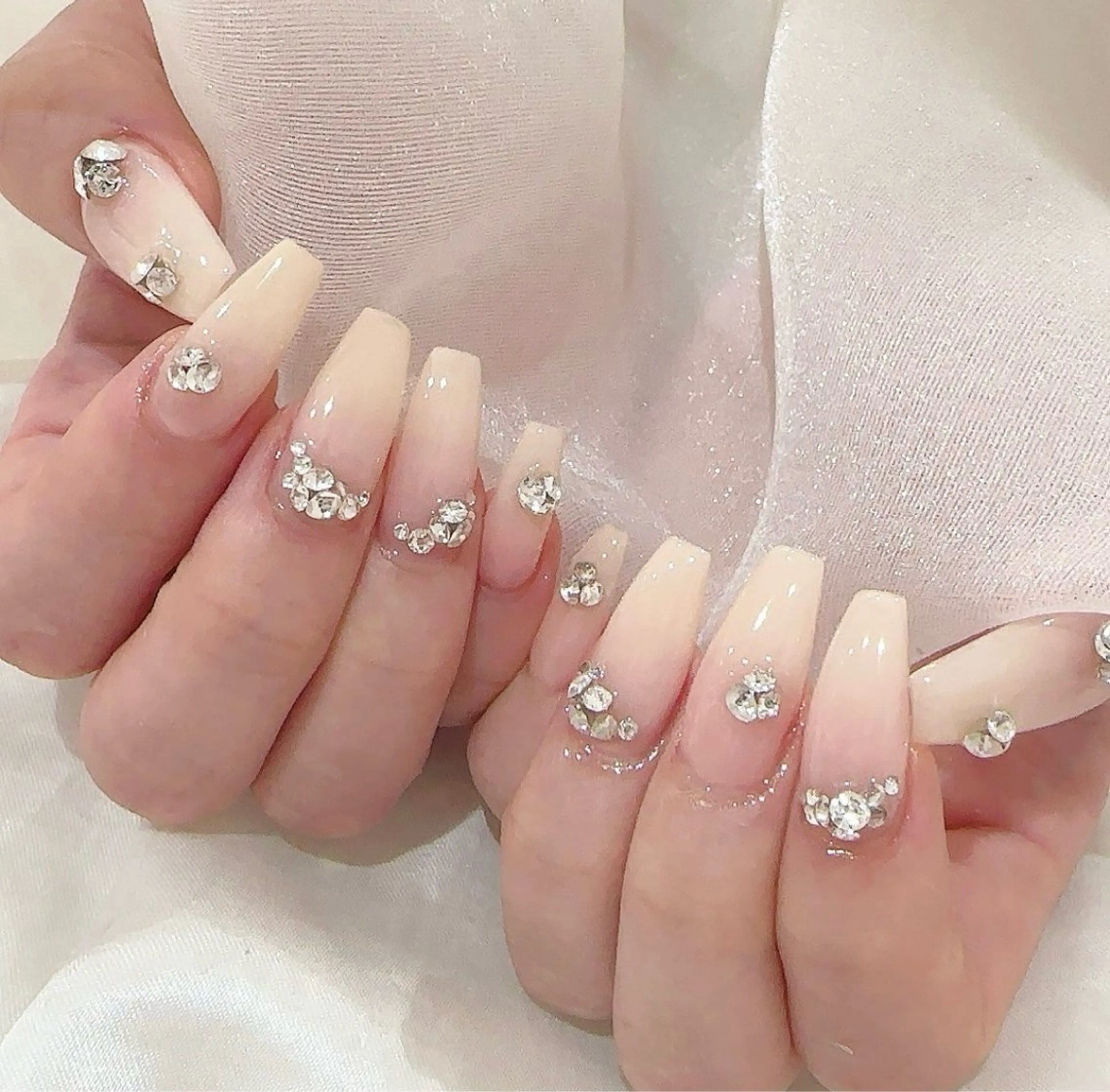 ネイル ハンドネイル ハンドケア UniqueNail 長さだし専門店のネイルデザイン