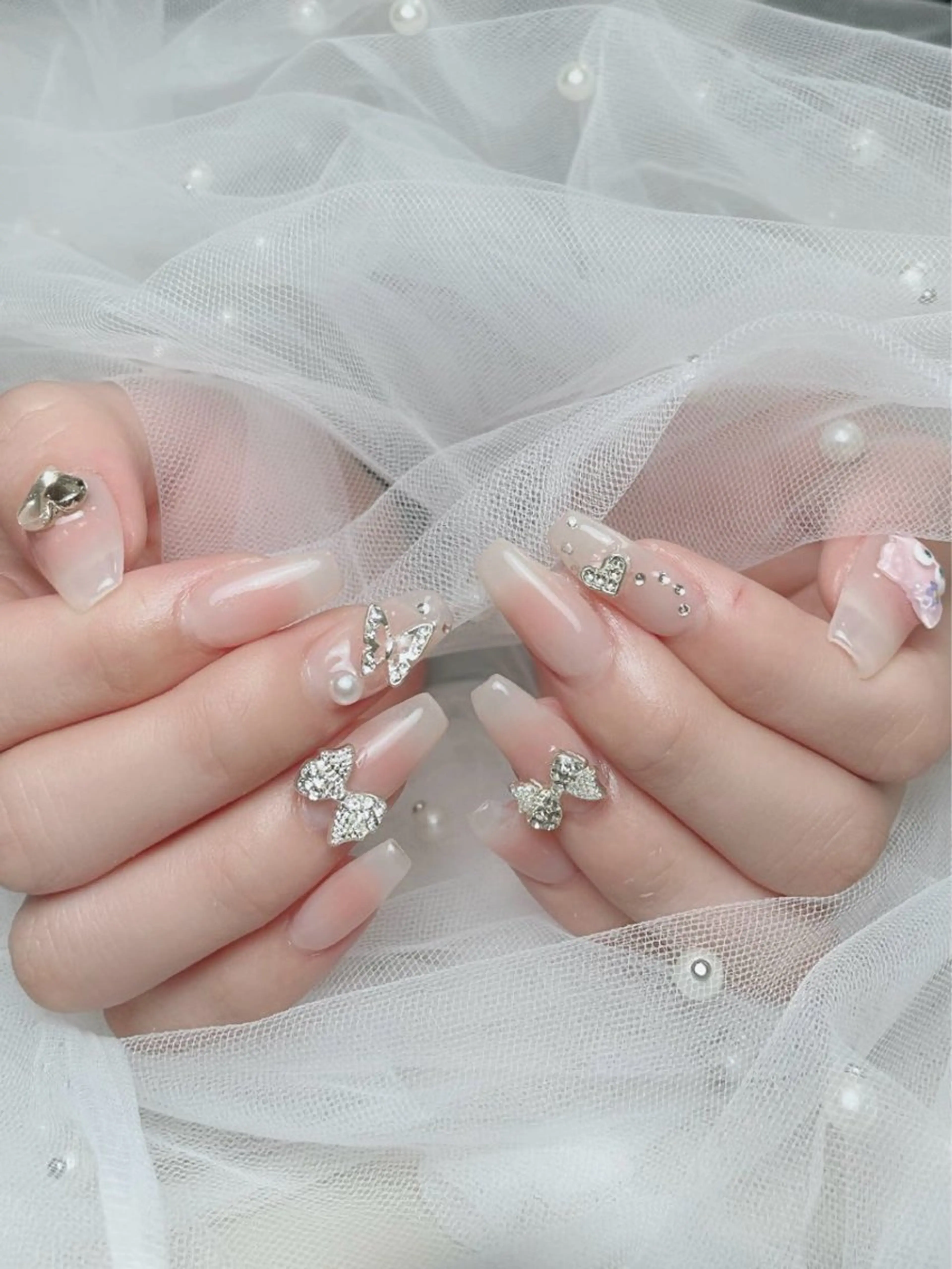 ネイル フレンチネイル ジェルネイル ハート 韓国ネイル マグネットネイル ハンドネイル ネイルサロン lotusのネイルデザイン