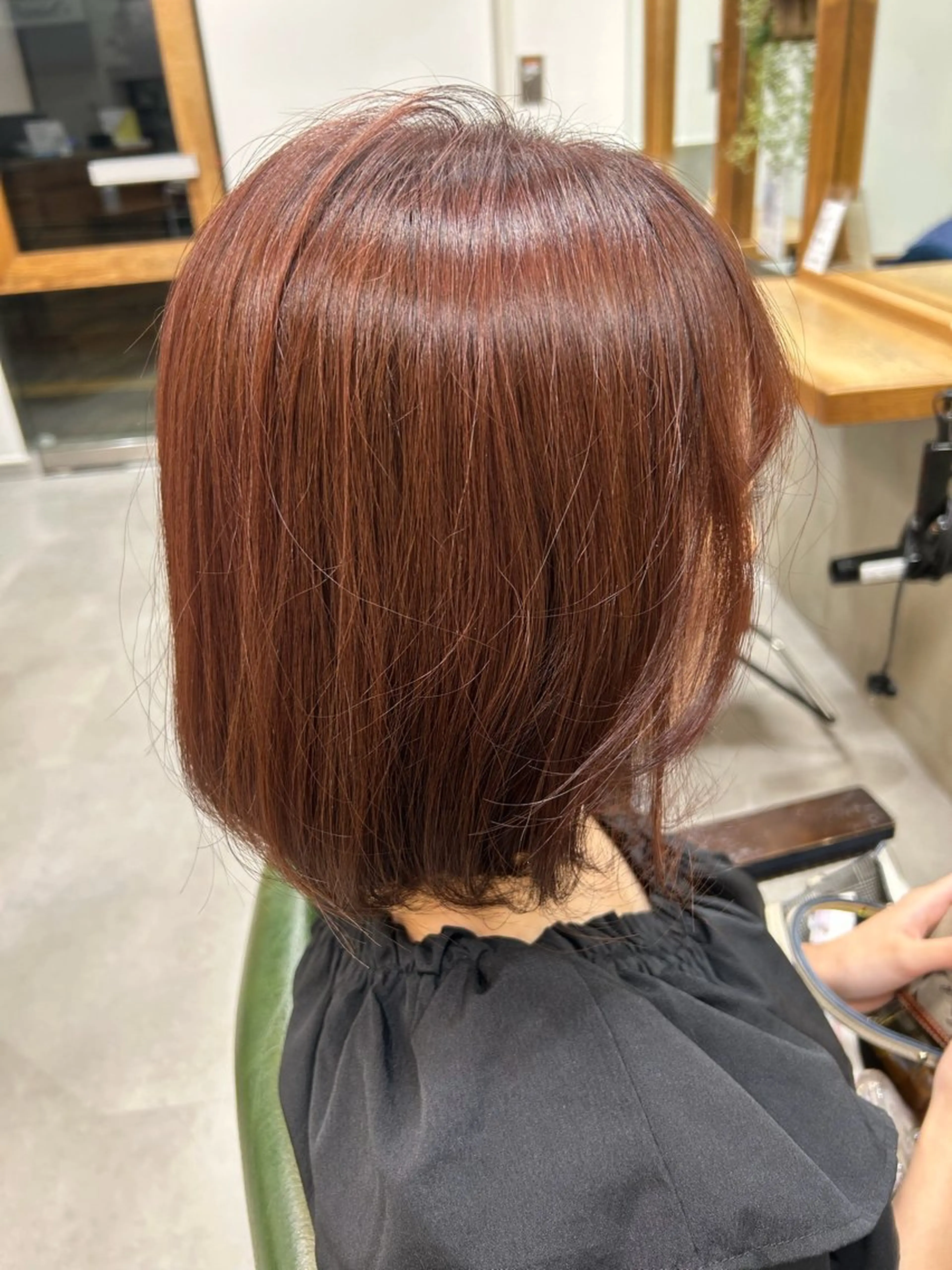 ショート カラー 透明感カラー トリートメント カット ヘアカラー トリートメント 若狭 彩花のヘアスタイル
