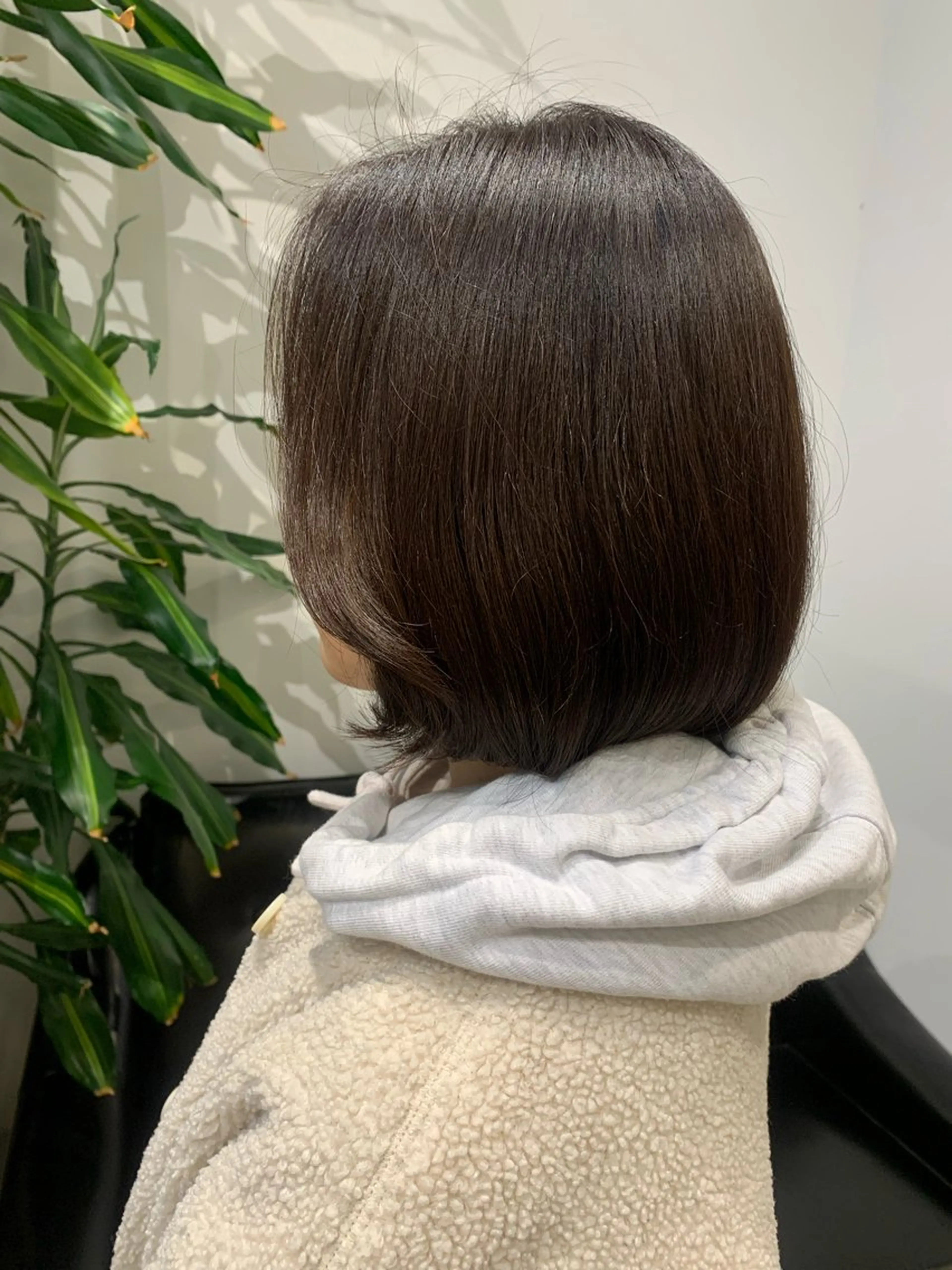 ショート、ワンレン(ボブ~ミニボブ)orレイヤー+グレイカラー+Aujua シャンプー&トリートメントの写真