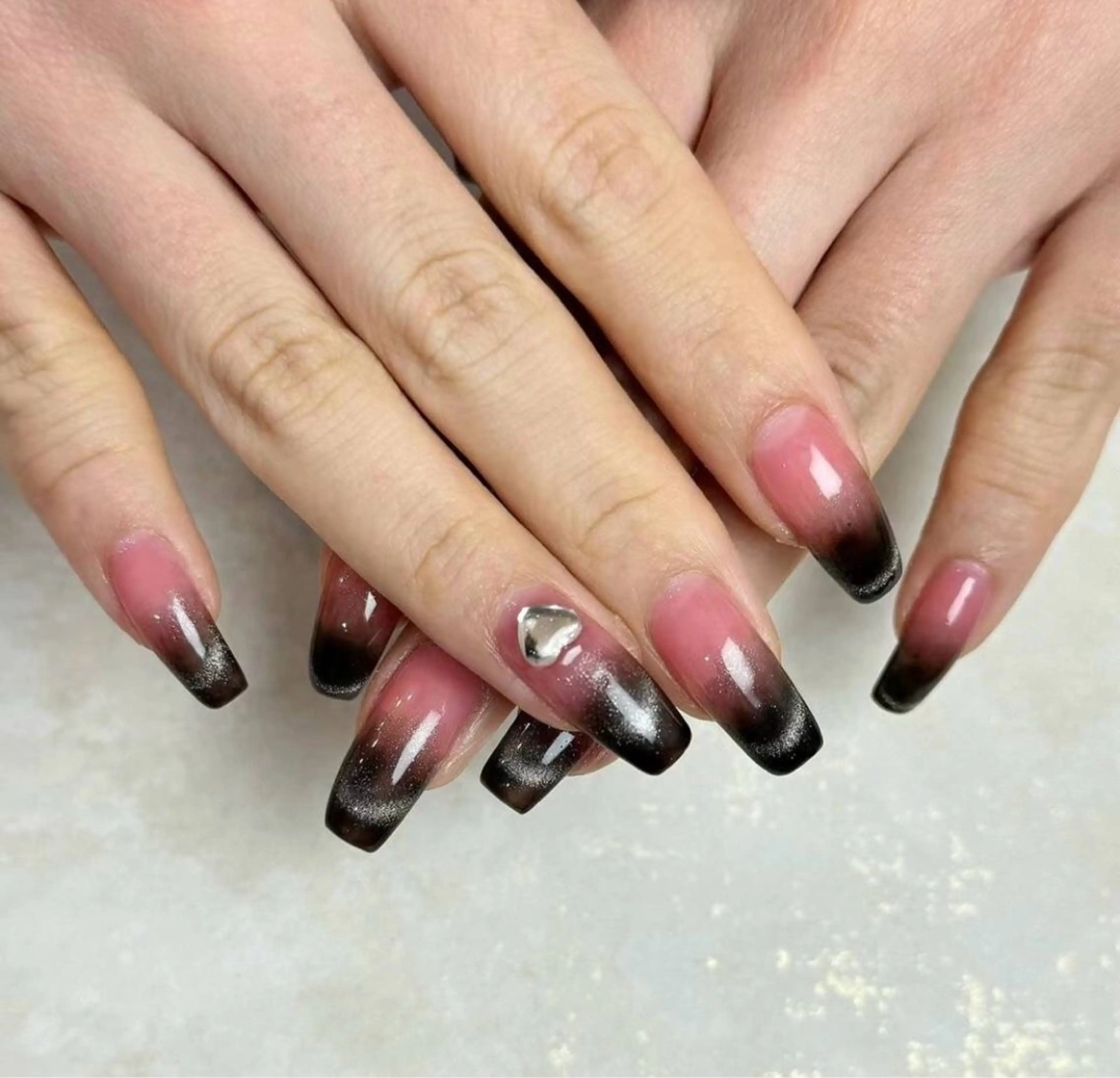 ネイル アートネイル フットネイル ジェルネイル ハート マグネットネイル Babarla　Nail　Salon所属・babarla Nailのネイルデザイン