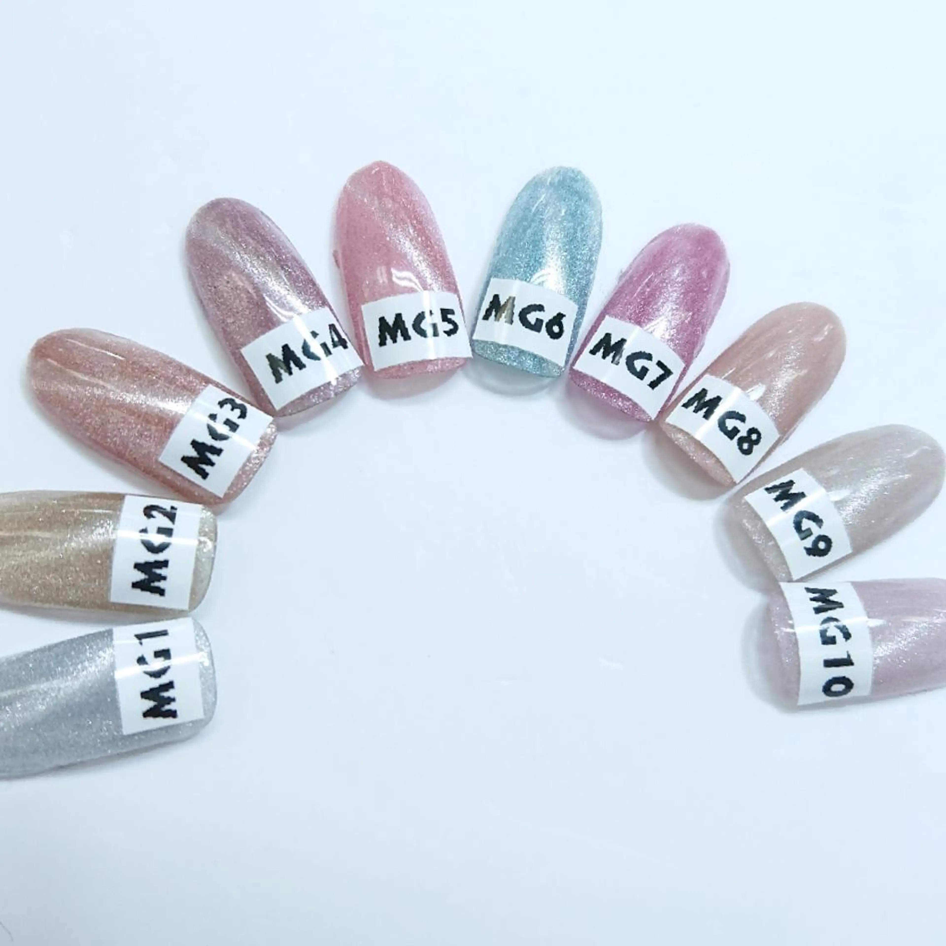 ネイル キラキラネイル マグネットネイル Coco Girlsのネイルデザイン