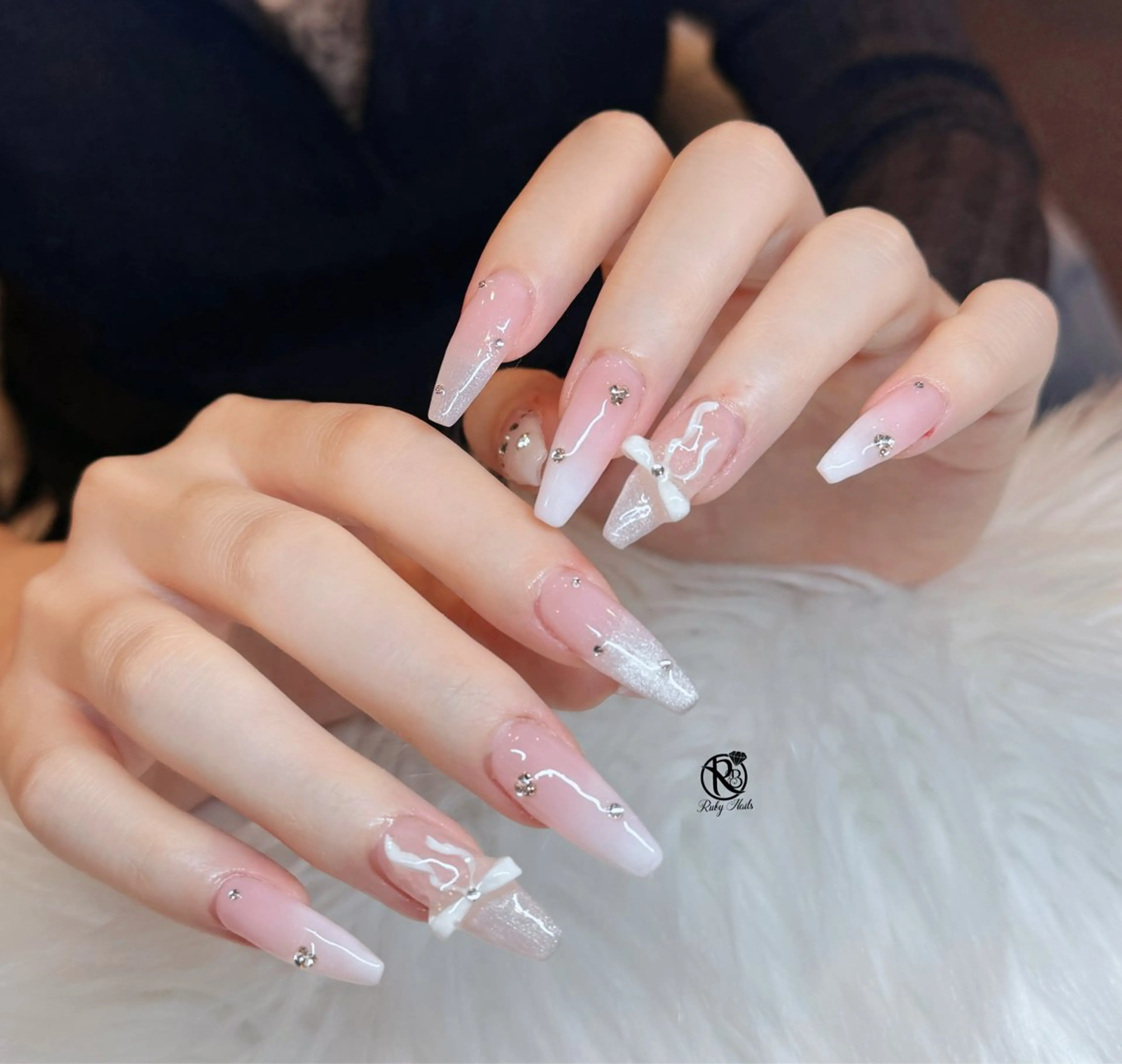 ネイル ボルドー ブラウン チークネイル ドット フットネイル ハンドネイル チェリネイルサロン 霞ヶ関のネイルデザイン