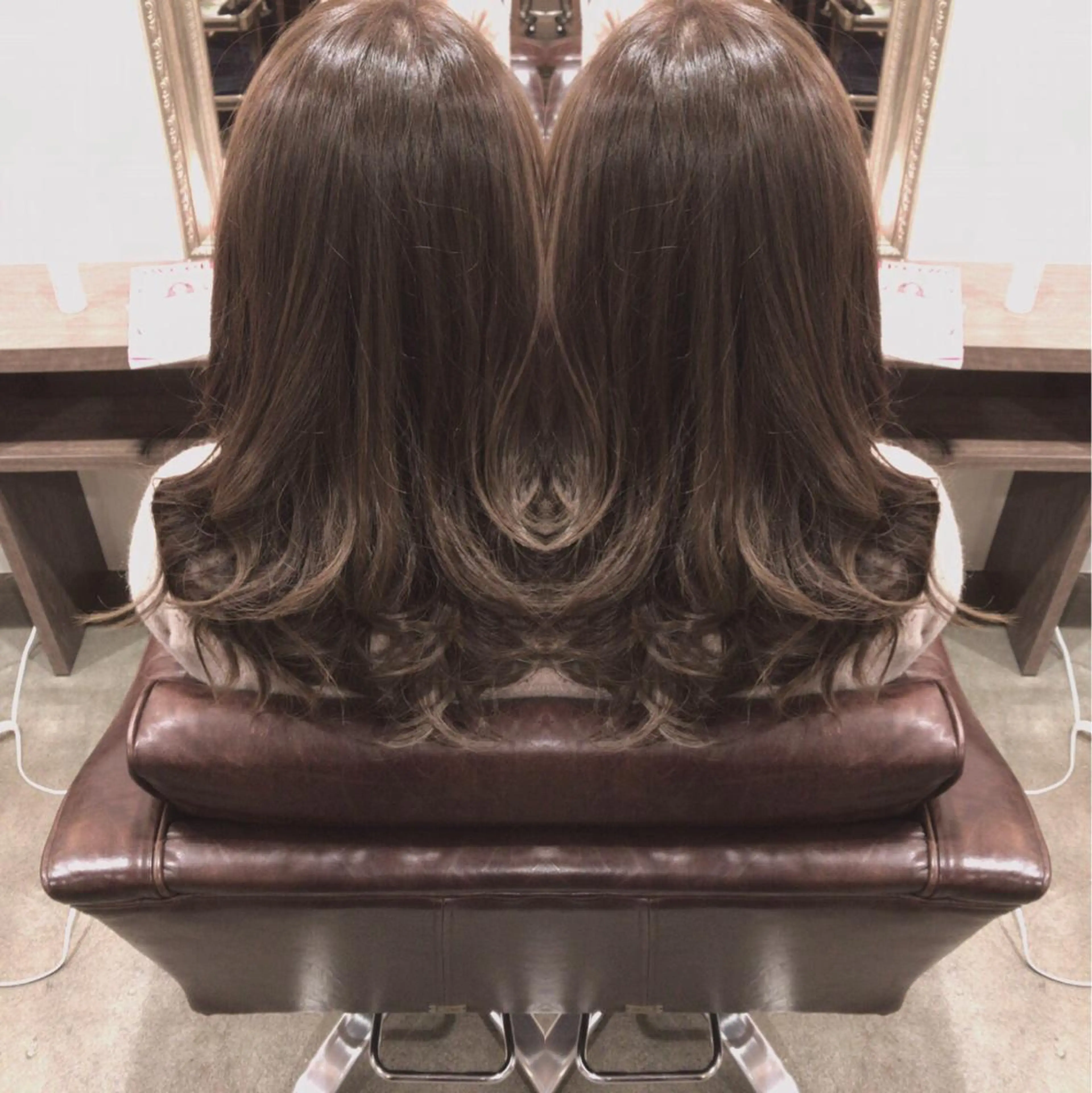 セミロング カラー レイヤーカット匠 イソザキノリユキのヘアスタイル