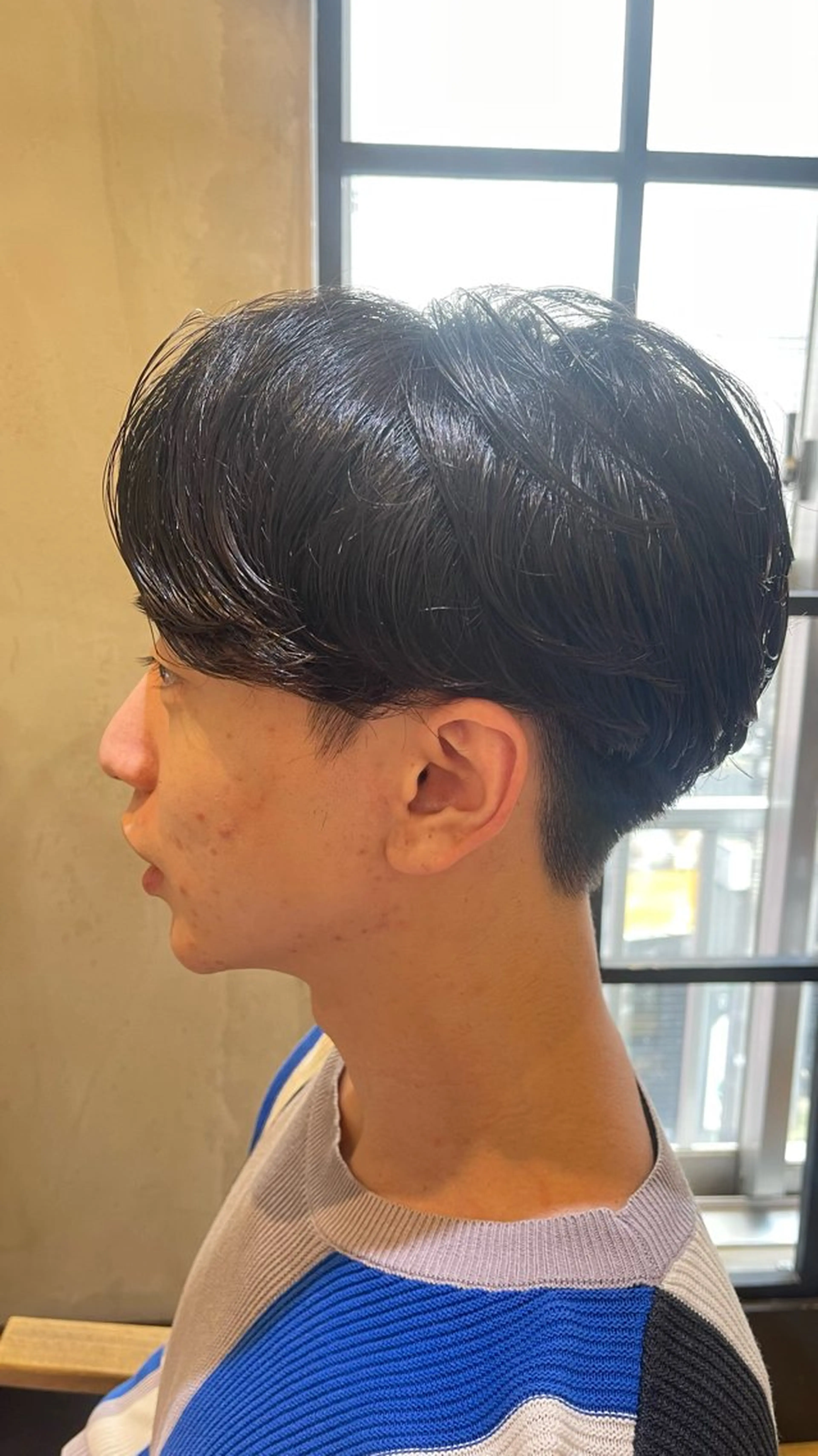 ショート パーマ メンズ ビジネス センターパート フェードカット メンズ韓国風 マッシュ カット パーマ トリートメント ヘアセット 新宿メンズ専門 髪質改善パーマ特化のヘアスタイル