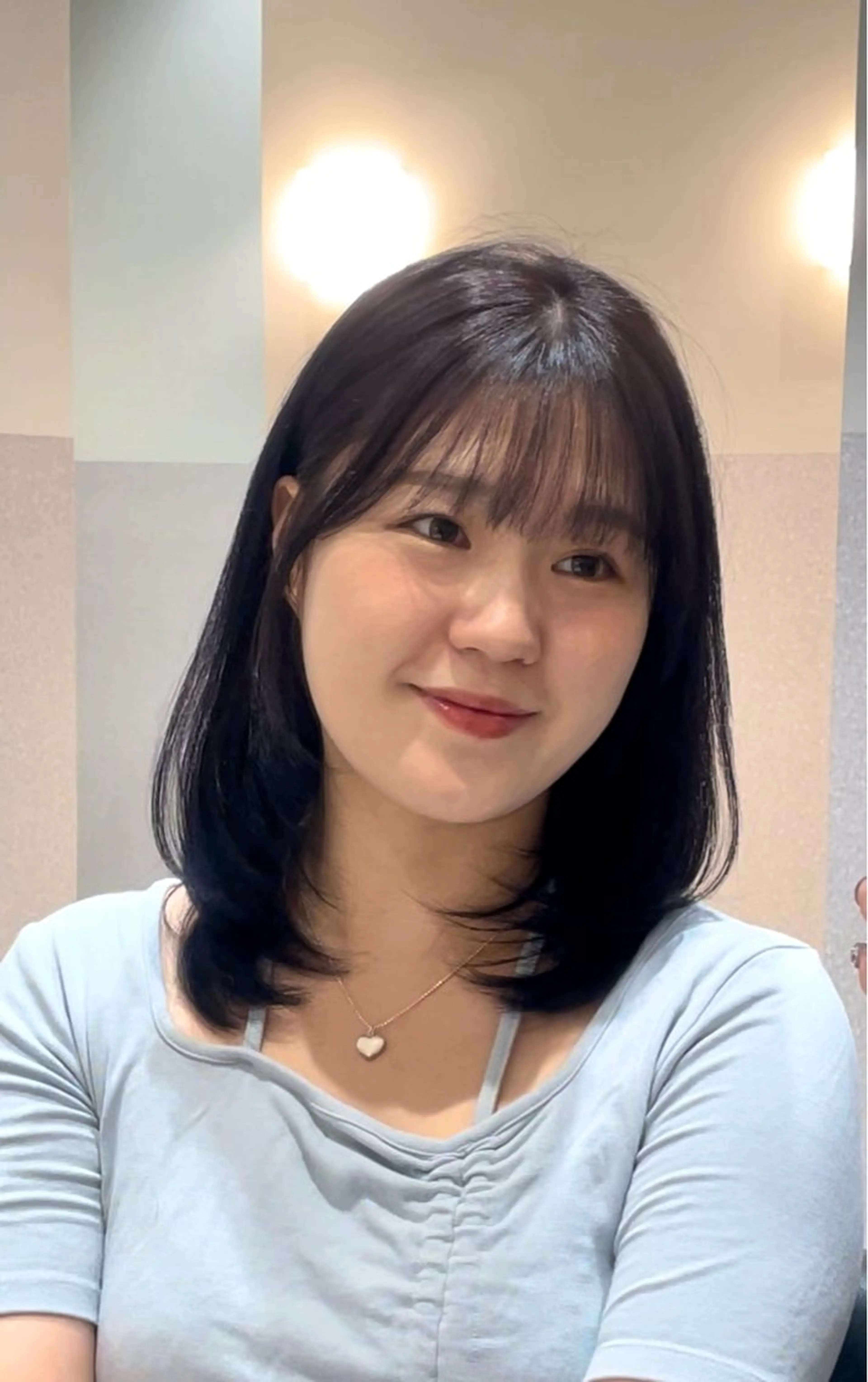 ミディアム ハッシュカット 韓国風ヘア レイヤーカット カット ヘアカラー トリートメント ❤︎︎韓国ヘア❤︎︎ 𝑺𝒉𝒊𝒉𝒐のヘアスタイル