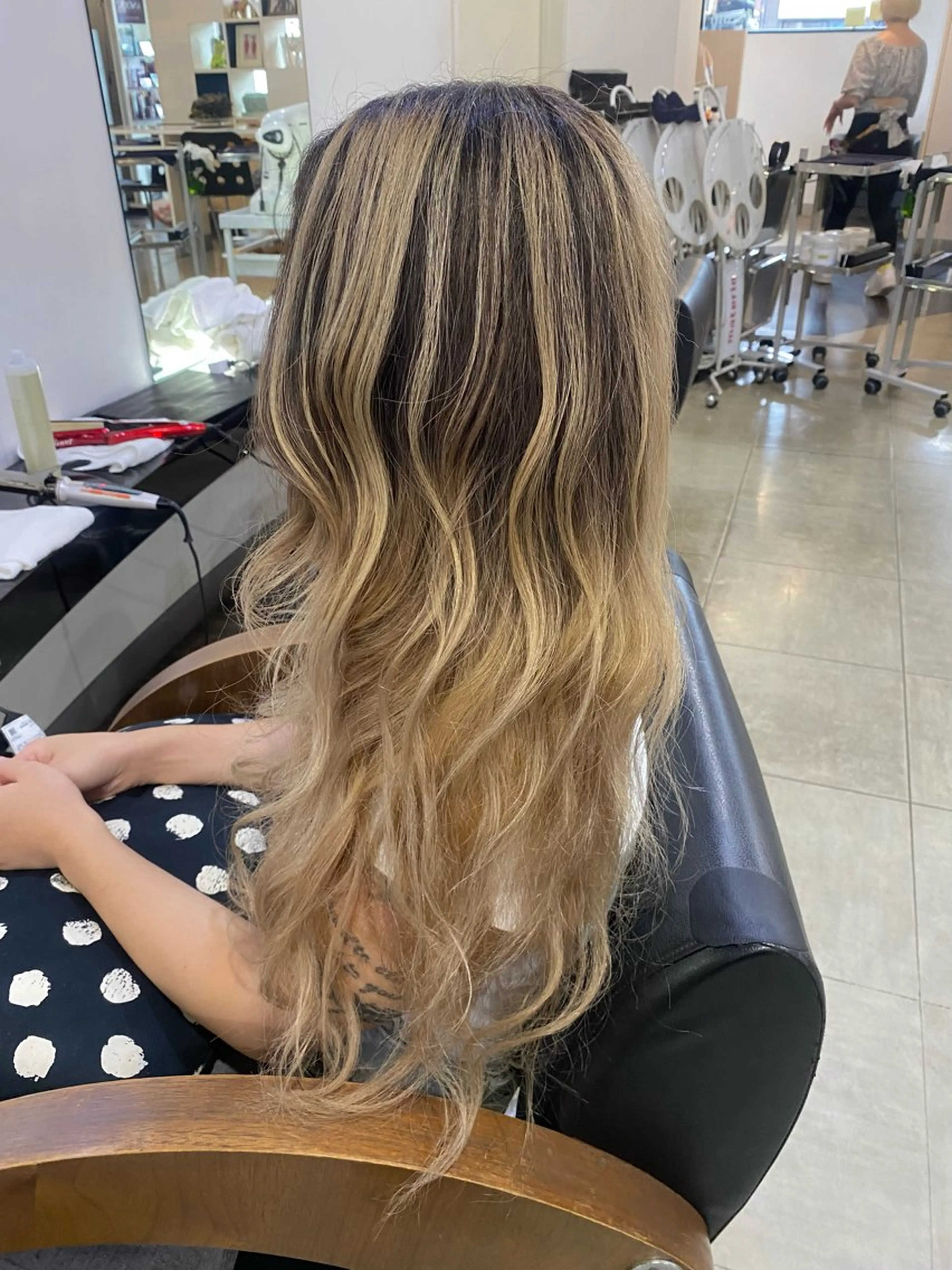 ロング カラー ヘアアレンジ グラデーションカラー DISCOHAIRsanc（ルジャルダン町田）所属・烏山 達也のヘアスタイル