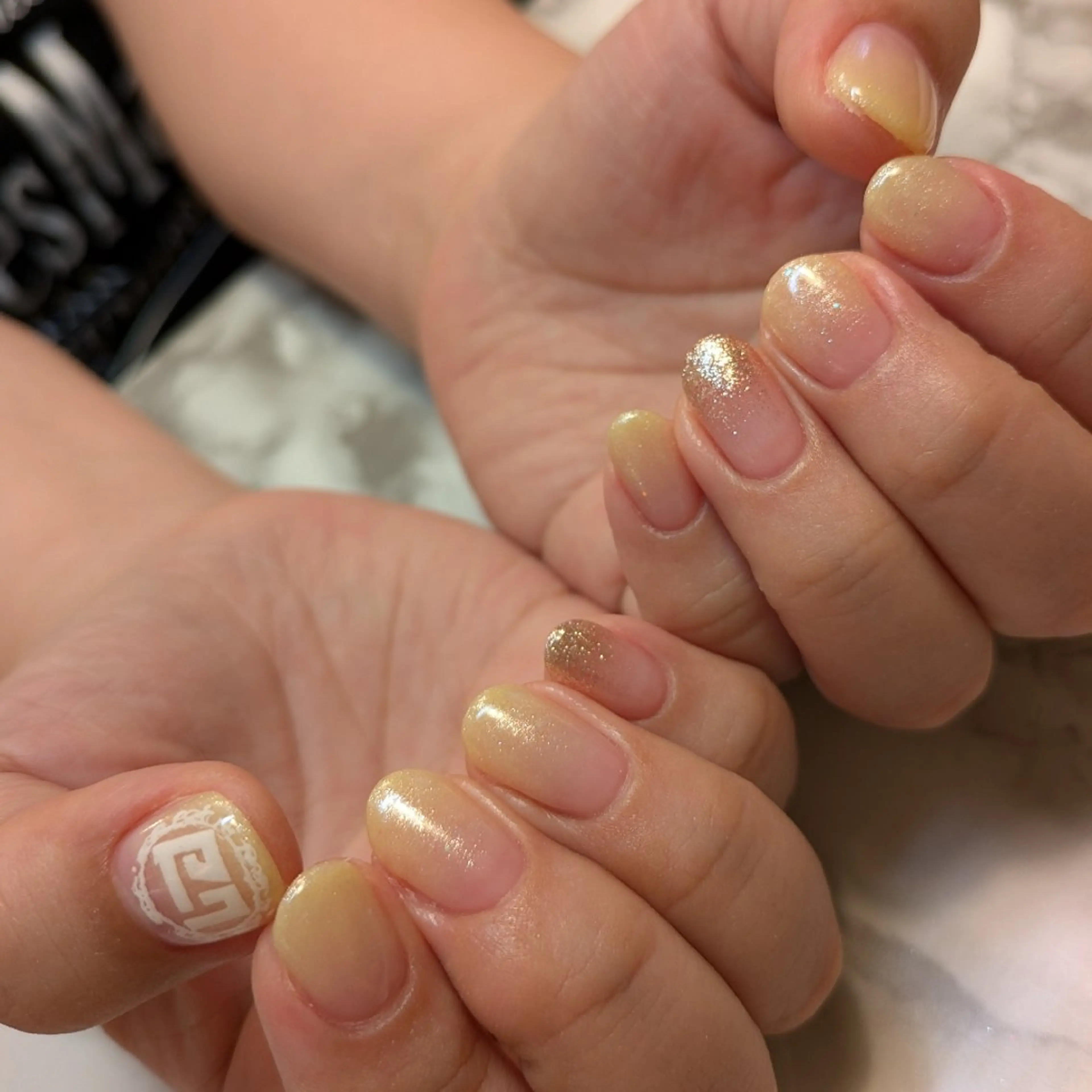 ネイル グラデーション ジェヌインネイル 河内のネイルデザイン