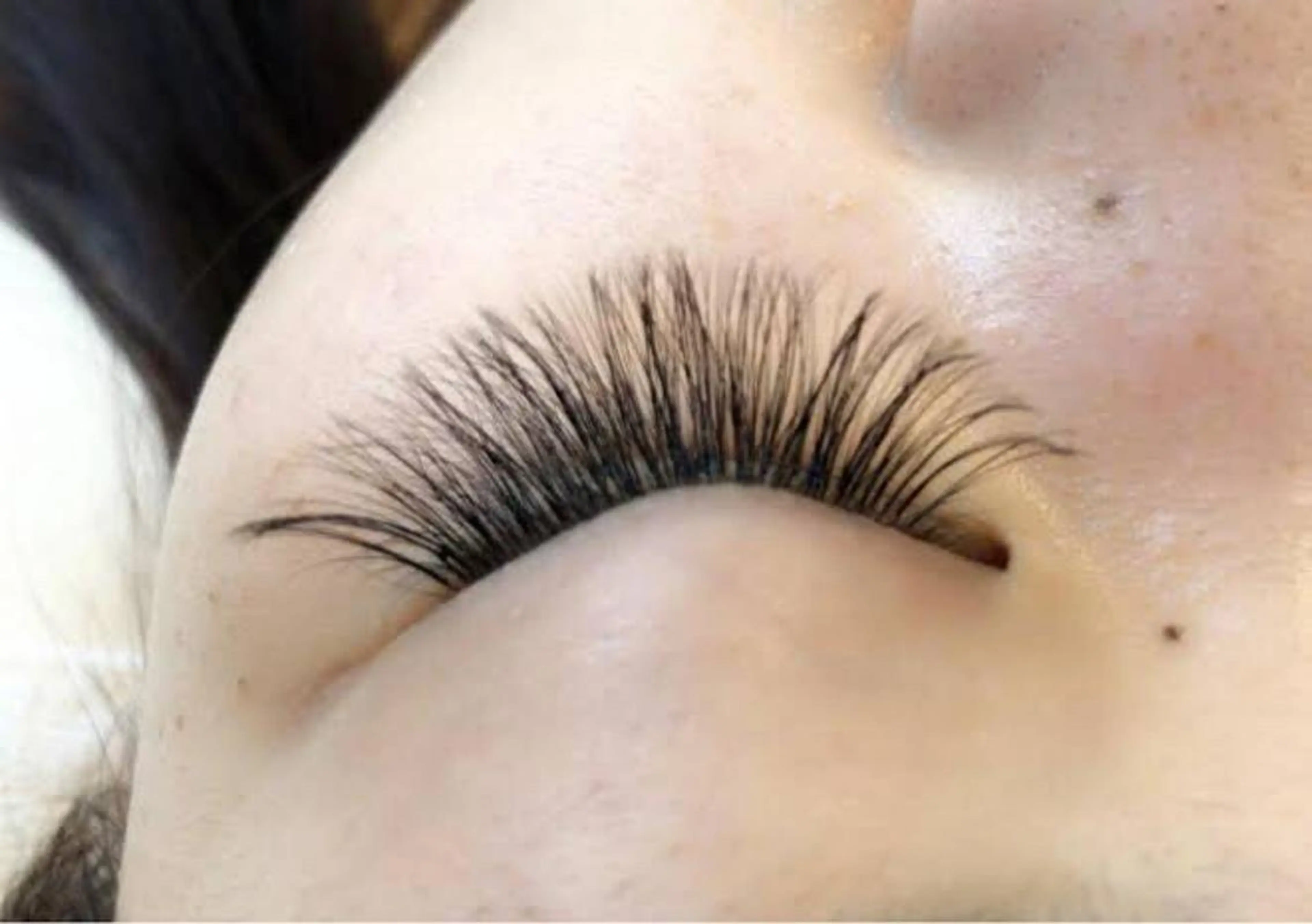 マツエク・マツパ ボリュームラッシュ 伊藤名紬 マツエク専門のマツエク・マツパデザイン