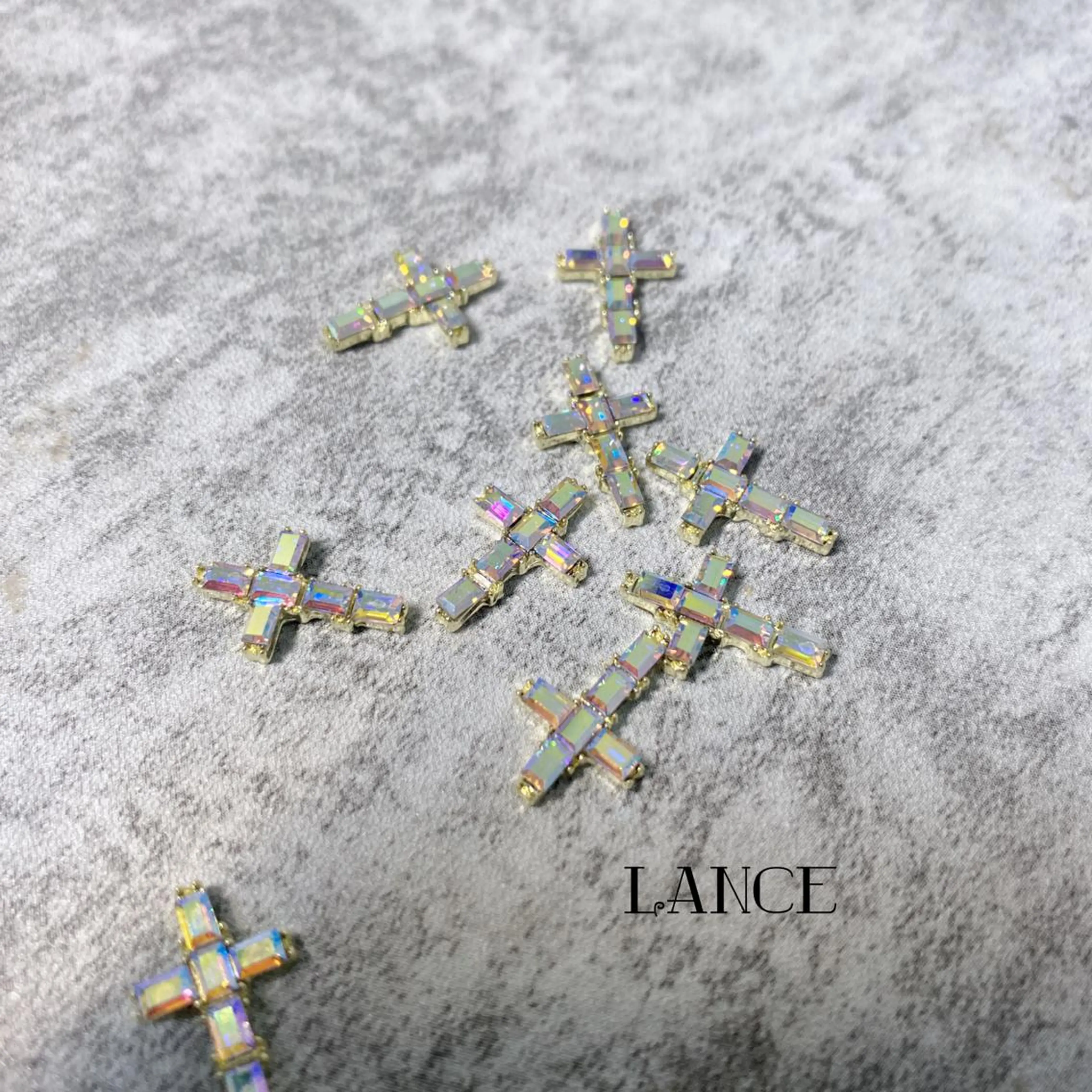 ミディアム ネイル オーロラネイル フットネイル フレンチネイル グラデーション キラキラネイル Lance nailのネイルデザイン