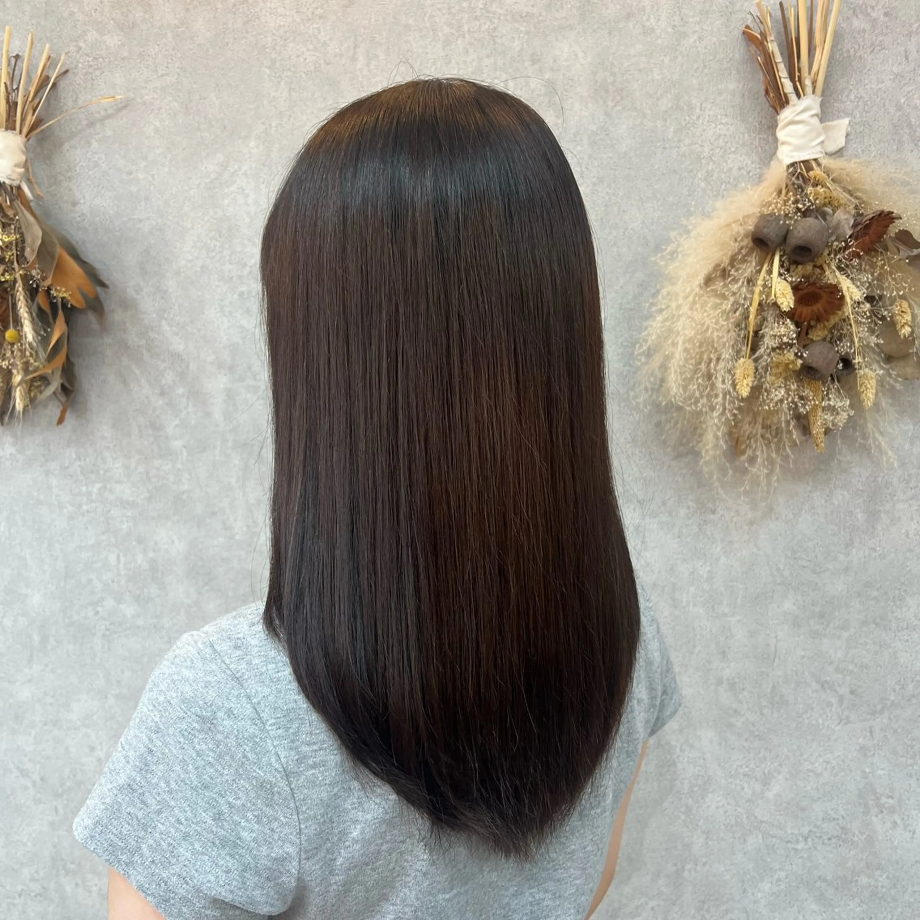 セミロング 顔まわりレイヤー 顔周りカット レイヤーカット 松本 心雪🌱‬のヘアスタイル