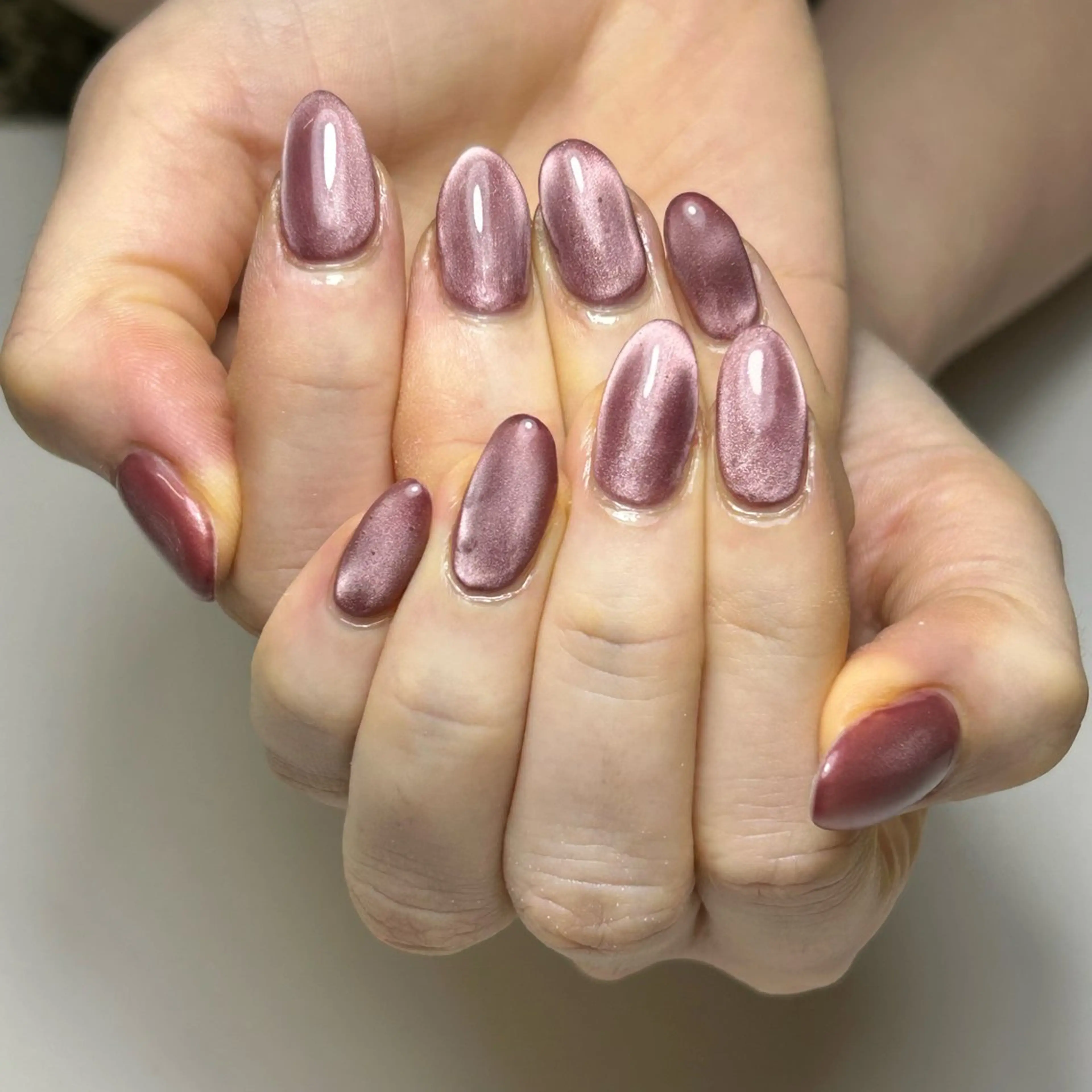 ネイル マグネットネイル パープル 赤色 Nailist Yuunaのネイルデザイン