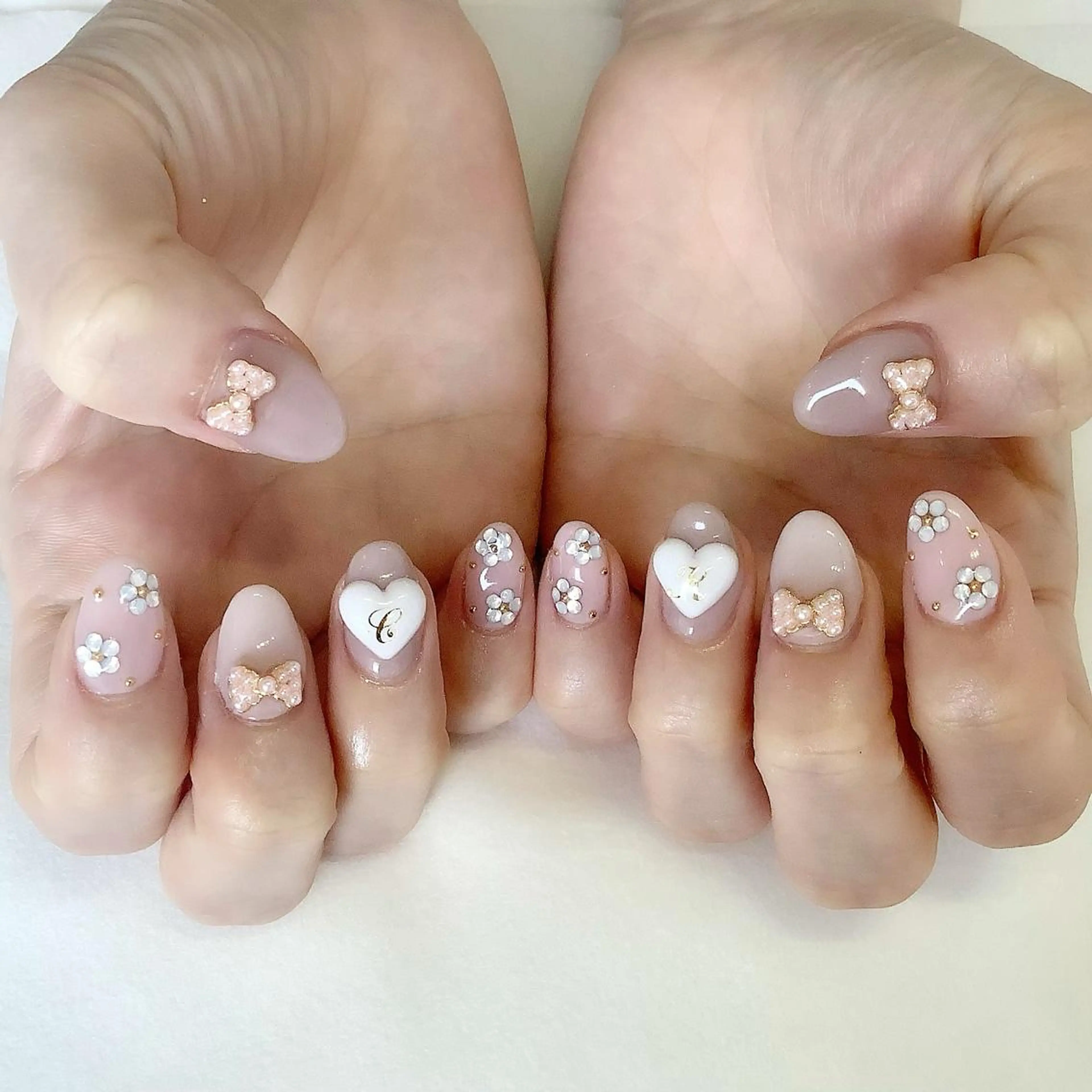 ネイル ハンドネイル 💎🐰 saki. m 🐰💎のネイルデザイン