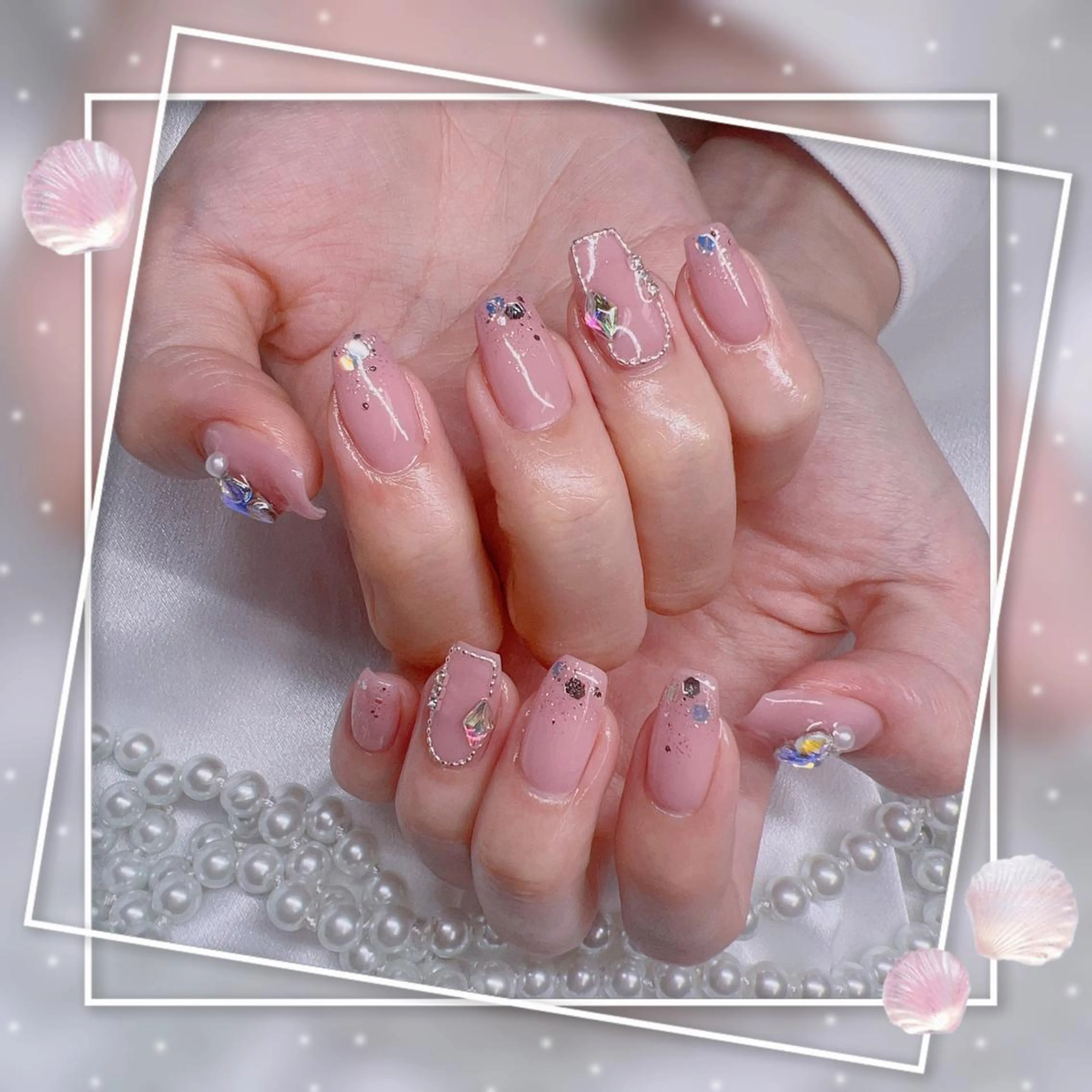 ネイル フレンチネイル キラキラネイル 韓国ネイル マグネットネイル マグネットフレンチ Chill Nailsalonのネイルデザイン