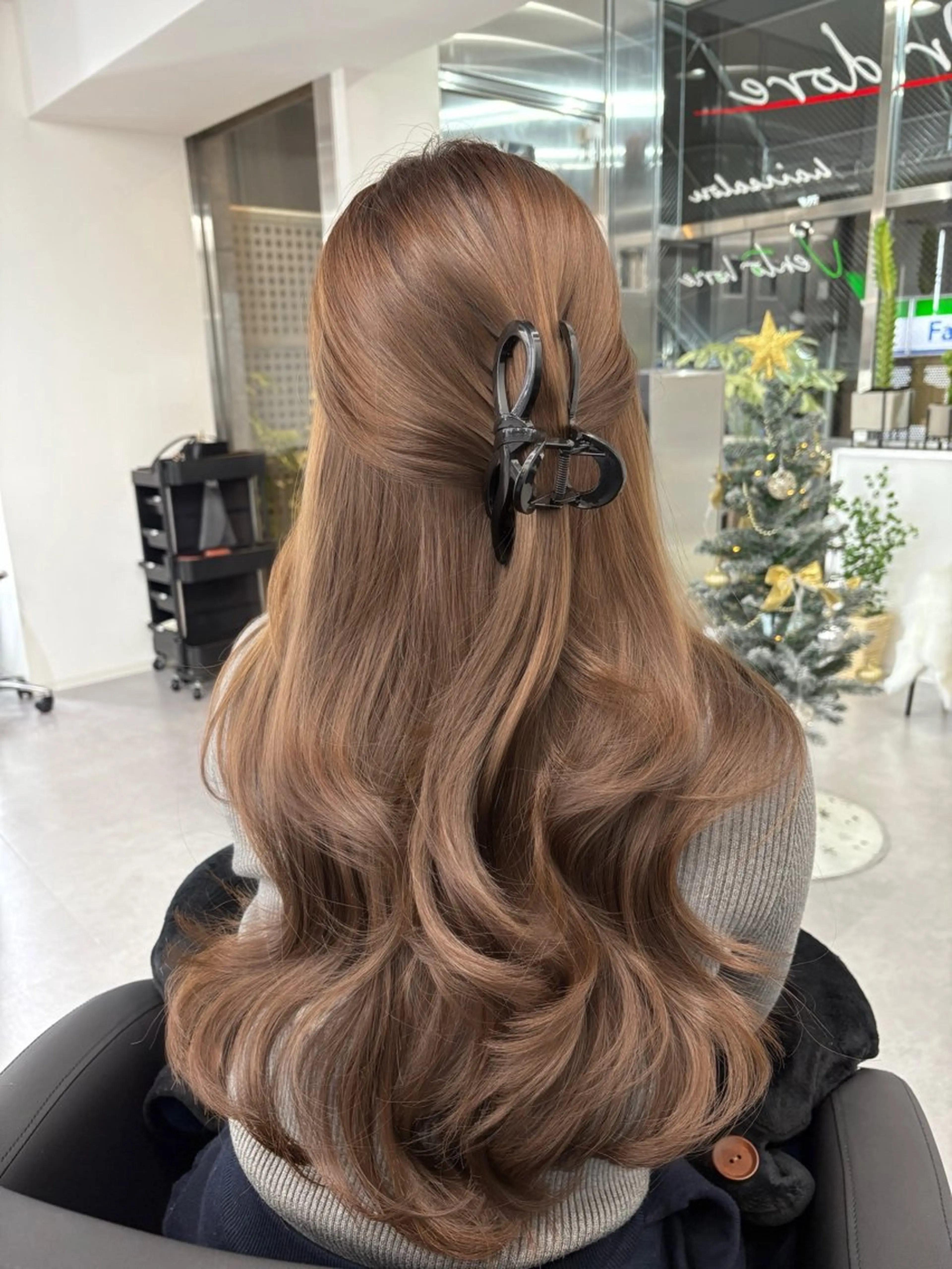 ロング カラー 堀江/透明感 ベージュ/白川幸太のヘアスタイル