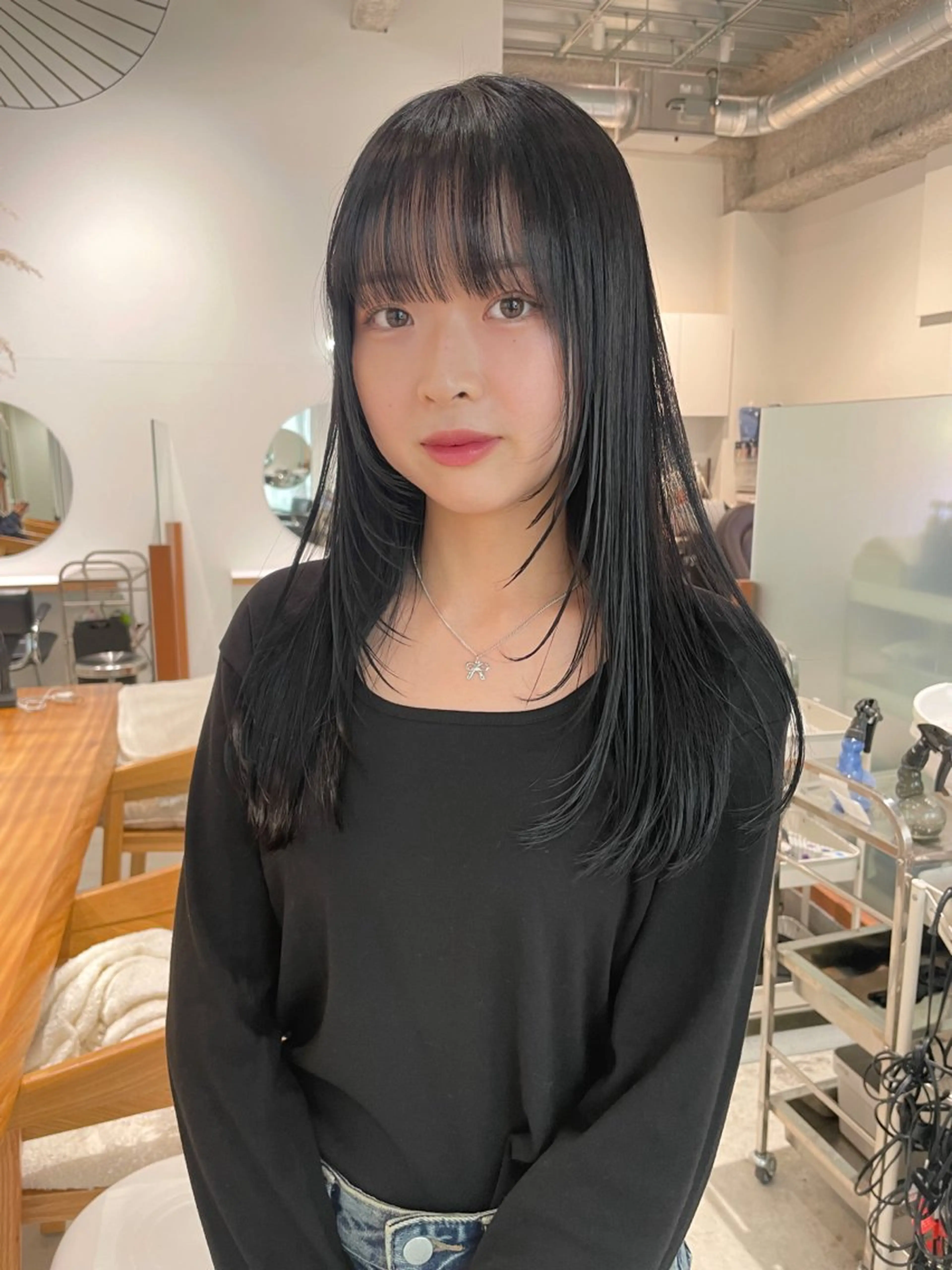 セミロング カラー 🎀優姫 🎀 韓国レイヤーのヘアスタイル