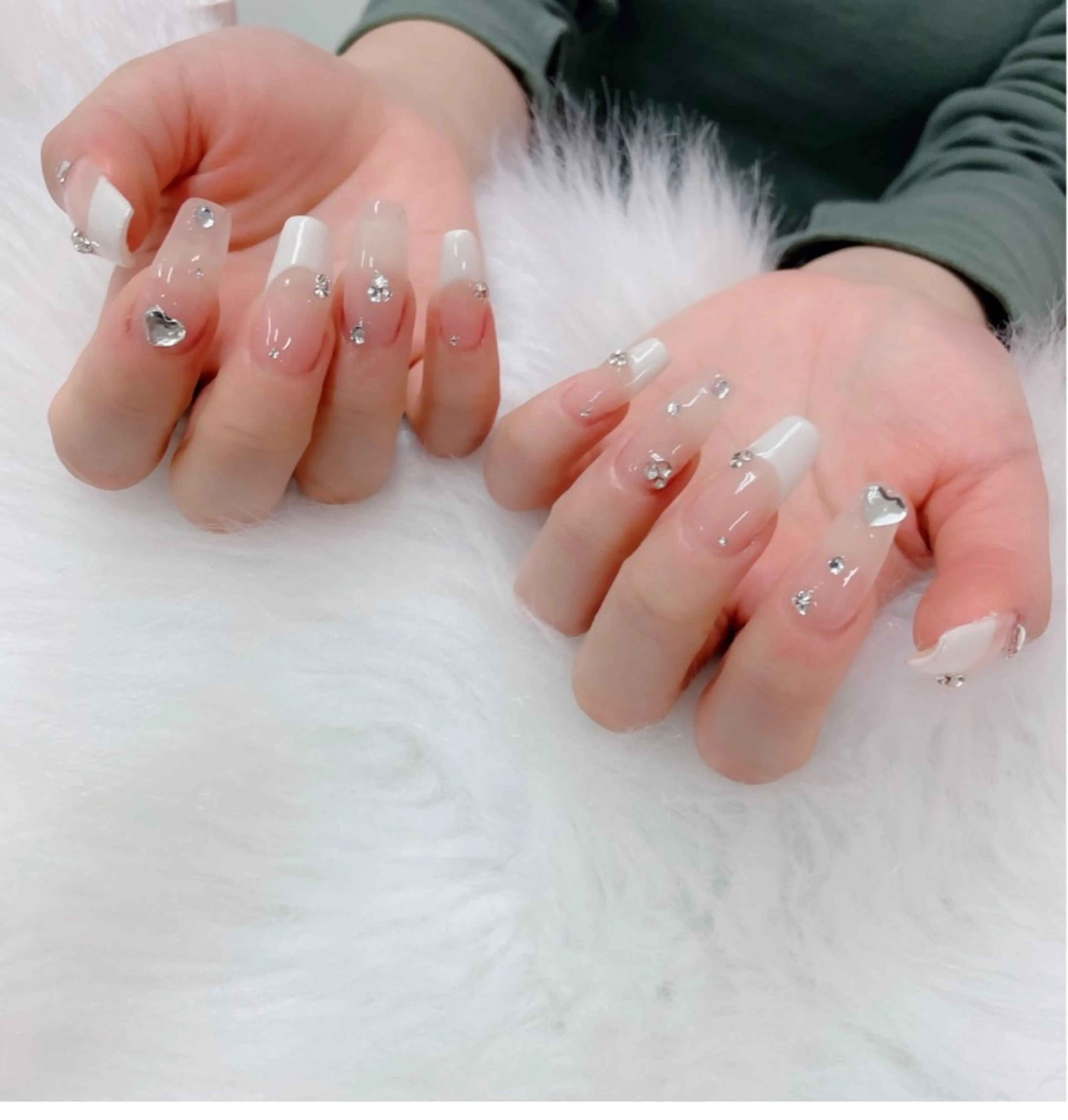 ネイル ジェルネイル ハート 韓国ネイル ニュアンスネイル パラジェル Niko nailサロンのネイルデザイン