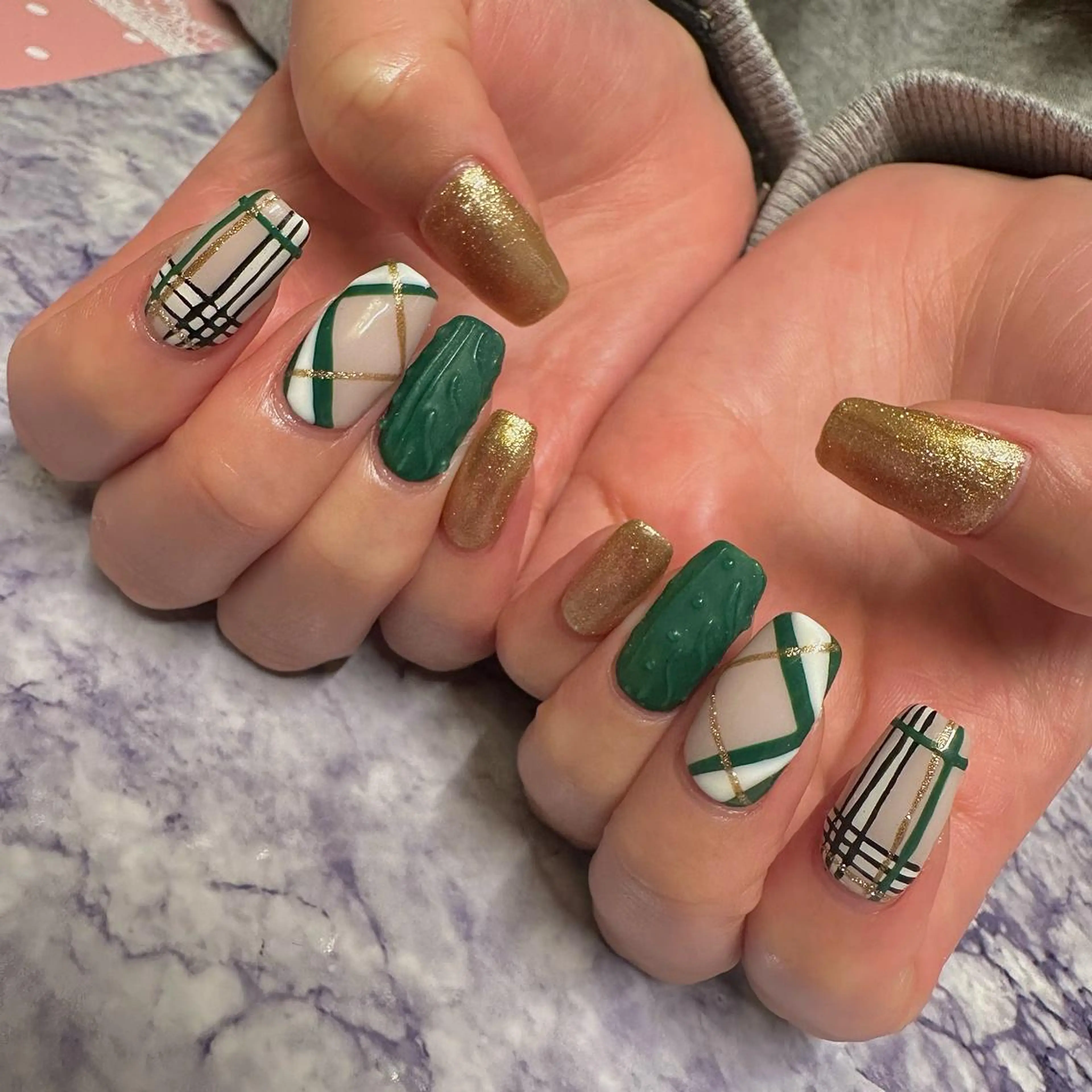 ネイル ハンドネイル Pretzels🥨 【プレッツェル】ミウのネイルデザイン