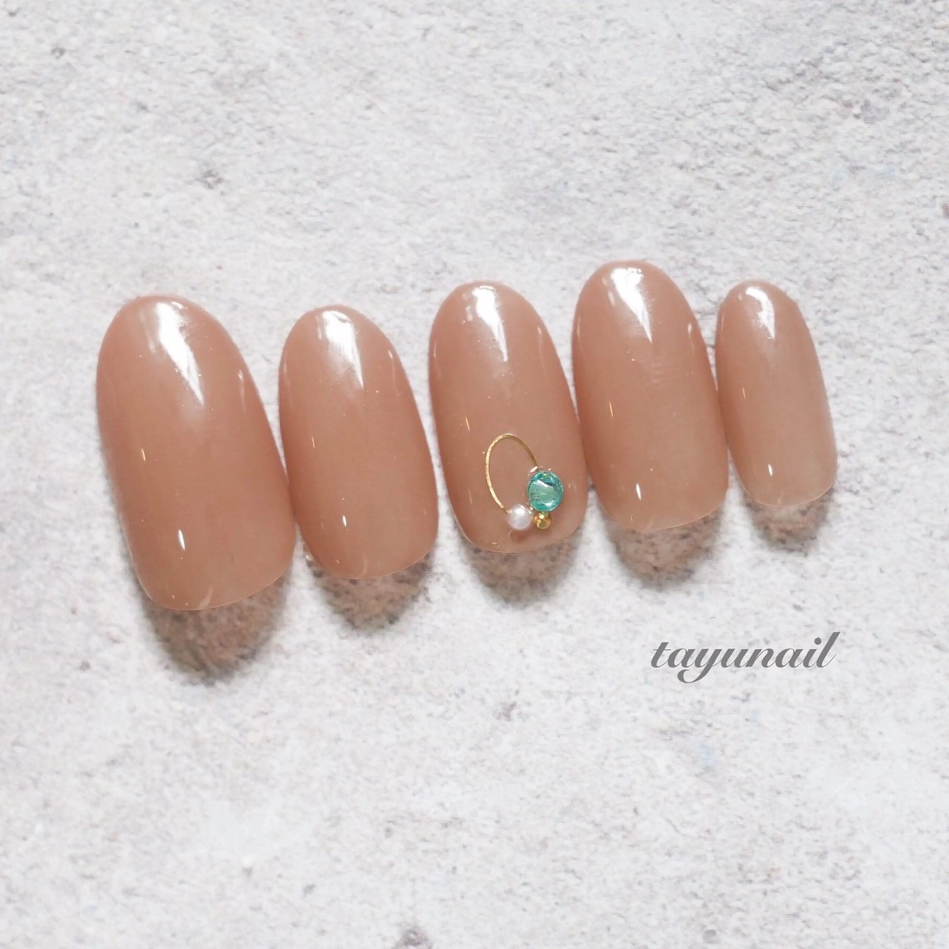 ネイル アートネイル ブラウン ジェルネイル ニュアンスネイル ワンカラーネイル ハンドネイル ネイルサロン・ネイルスクール　たゆnail所属・ネイルサロン 【たゆnail】のネイルデザイン