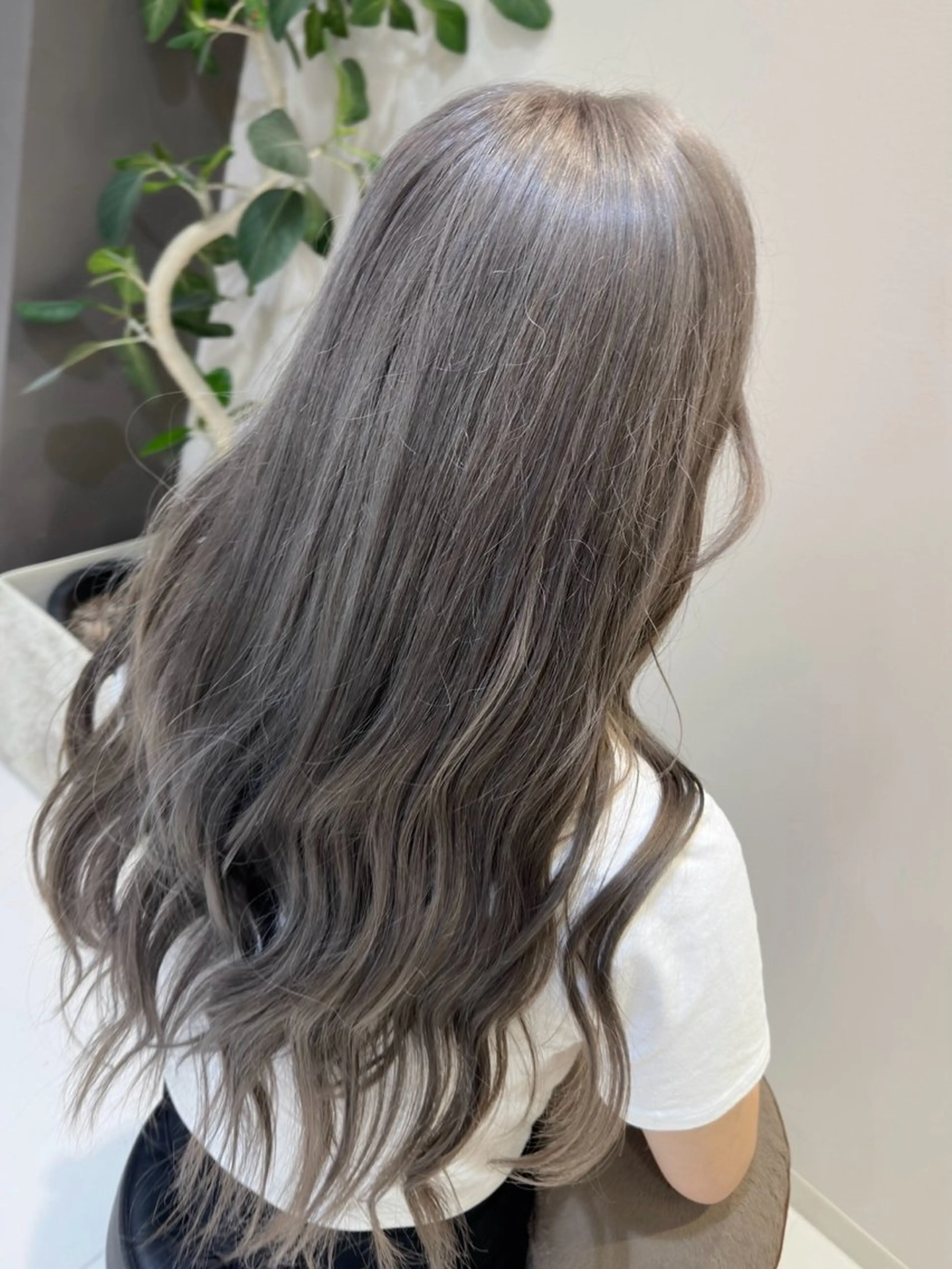 ロング カット ヘアカラー トリートメント Dope LIT所属・LA KUのヘアスタイル