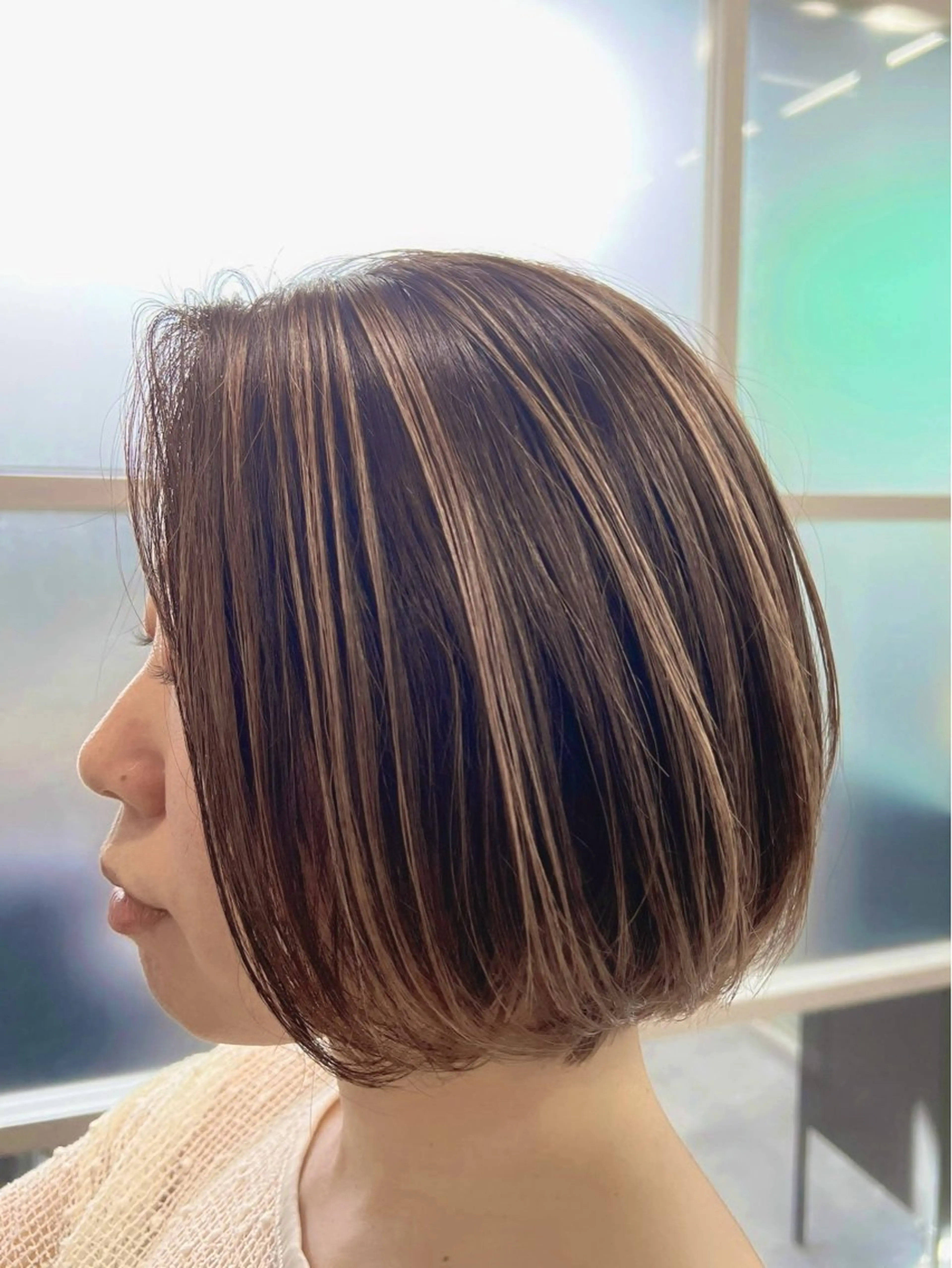 ミディアム カラー ブリーチ ケアブリーチ ダブルカラー イヤリングカラー ハイライトカラー カット ヘアカラー newi ナカノのヘアスタイル