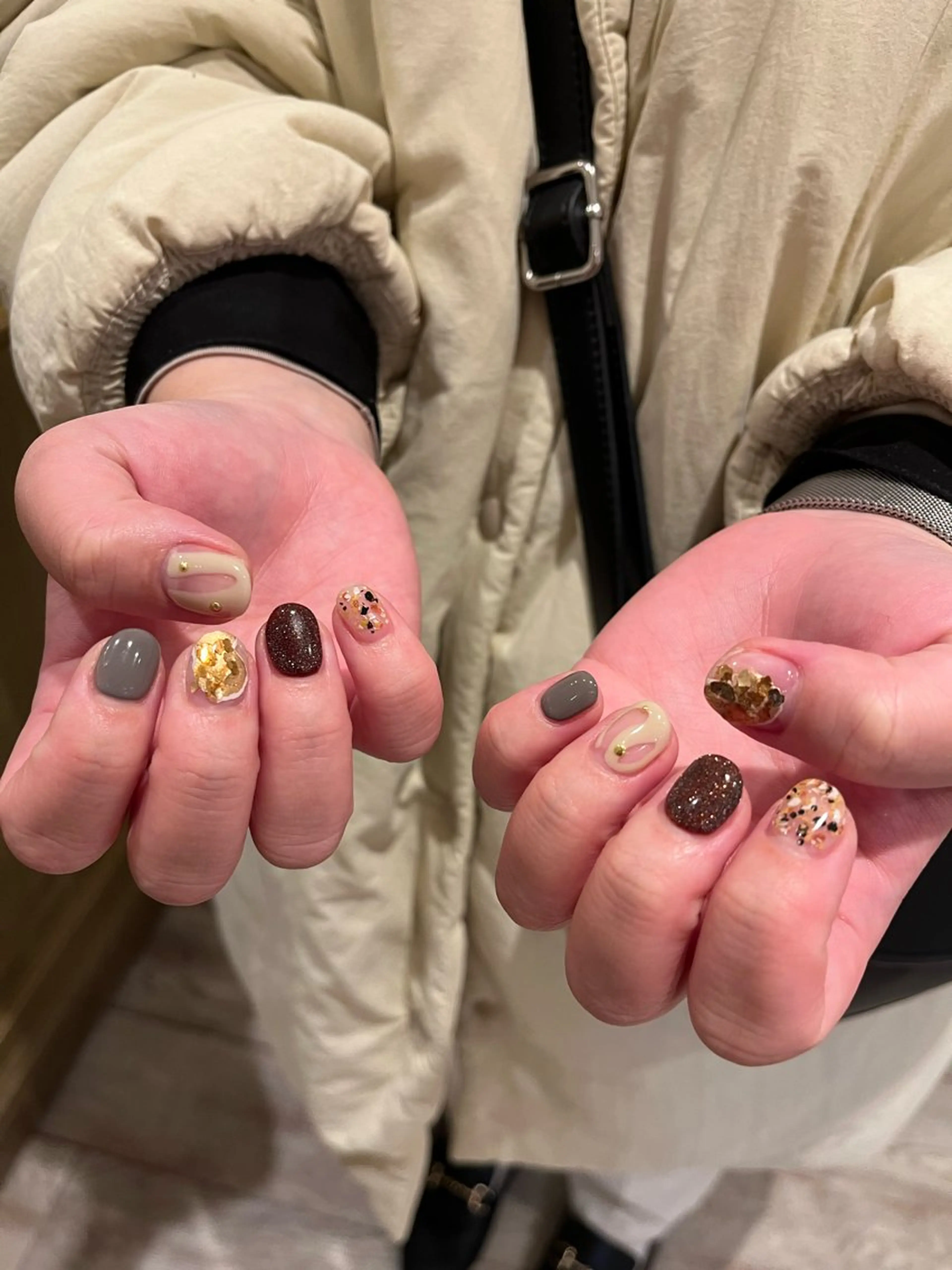 ネイル ハンドネイル une／YUKINA 🫧大人nuanceのネイルデザイン