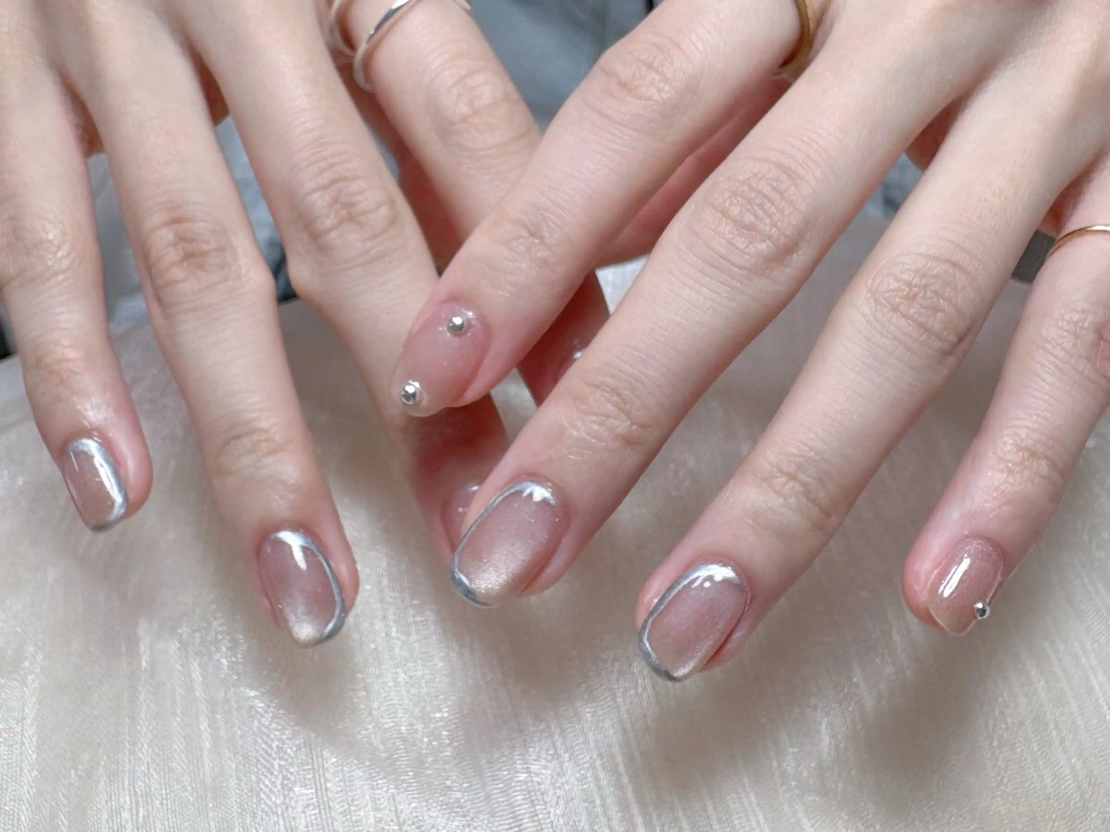 ネイル オーロラネイル チークネイル フレンチネイル ジェルネイル ガラスフレンチ ハンドネイル Nail Jolie所属・Nail Jolieのネイルデザイン