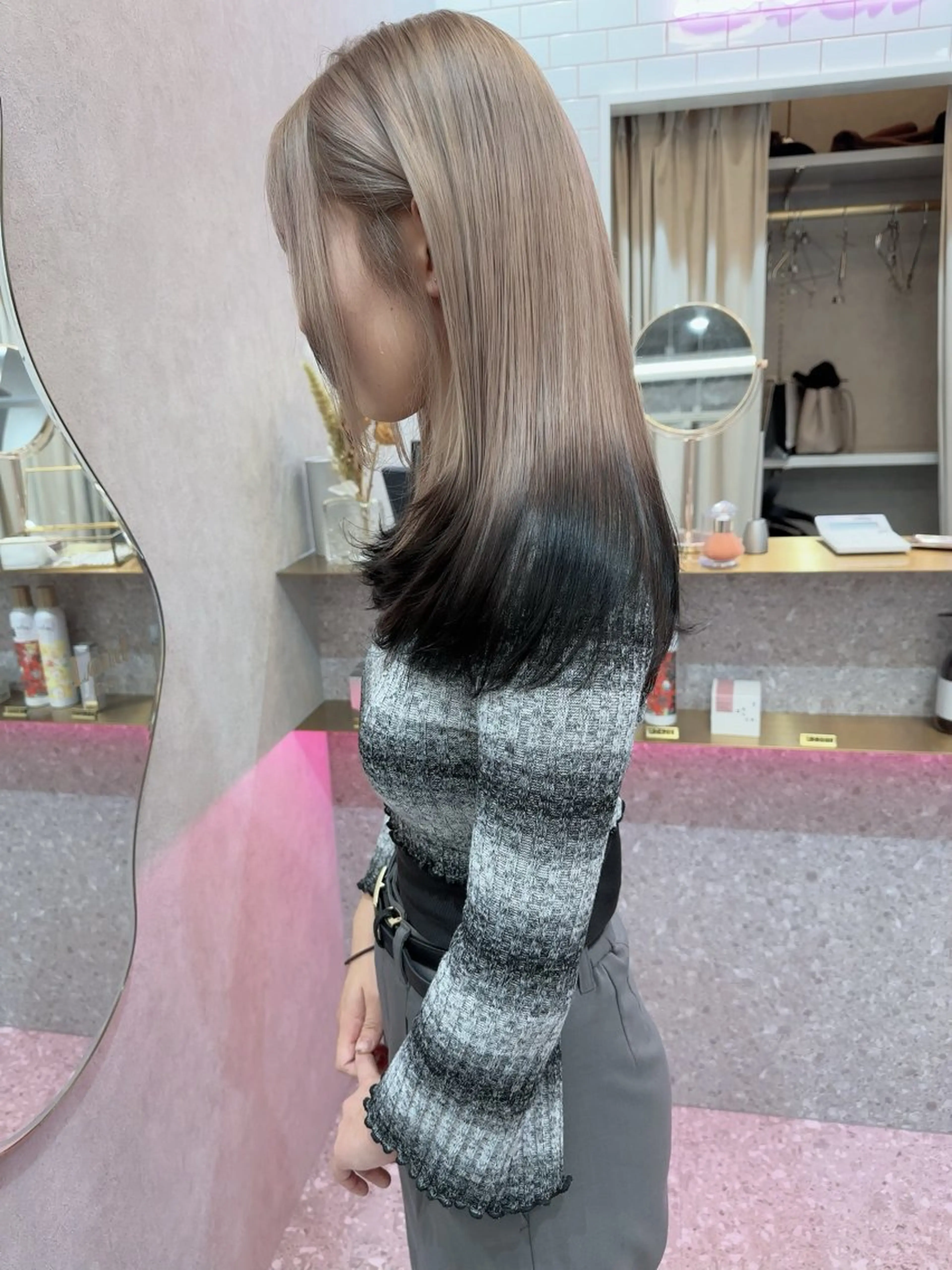 セミロング 縮毛矯正 VEGA天神 ブリーチのヘアスタイル