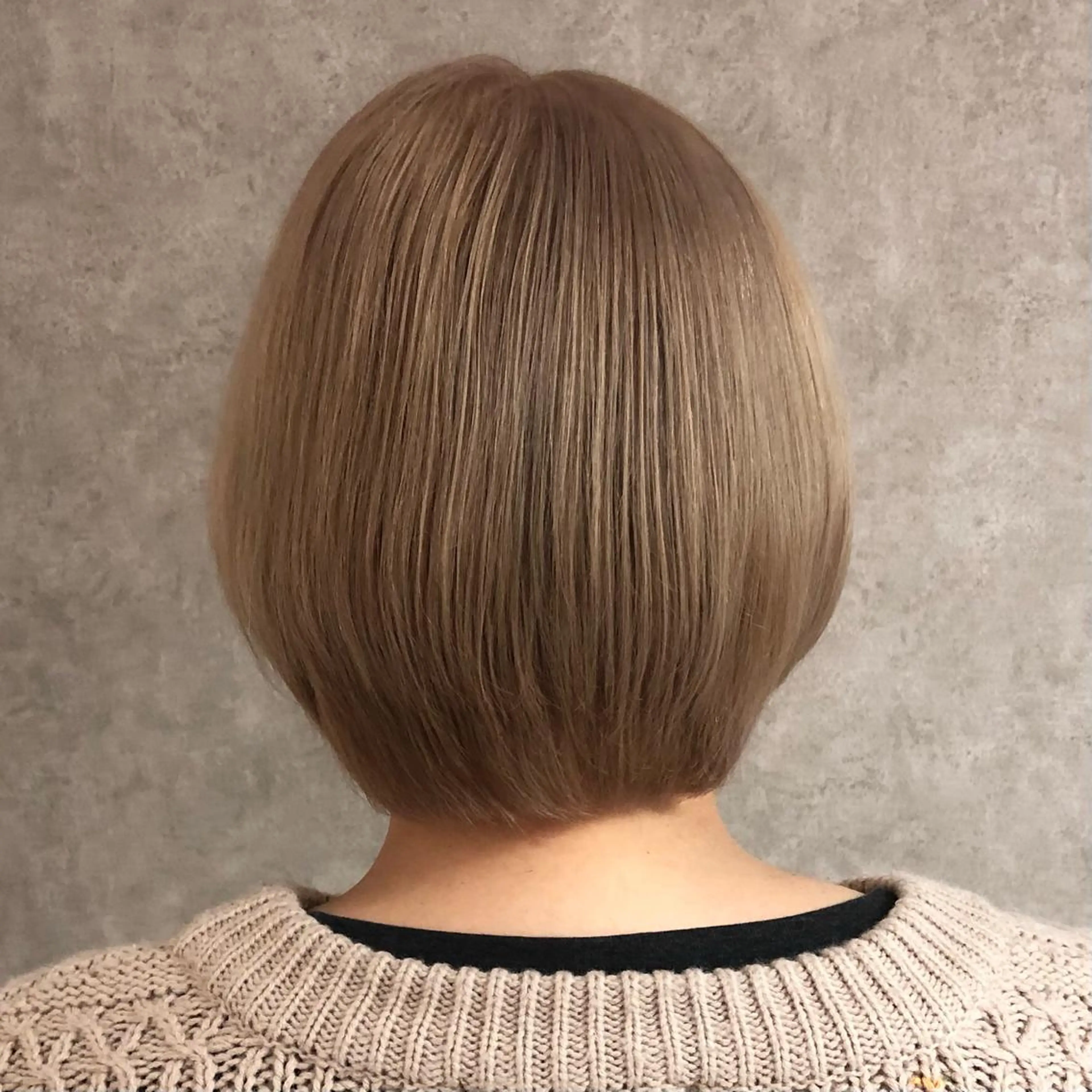 ショート ヘアカラー COCO 山口僚太のヘアスタイル