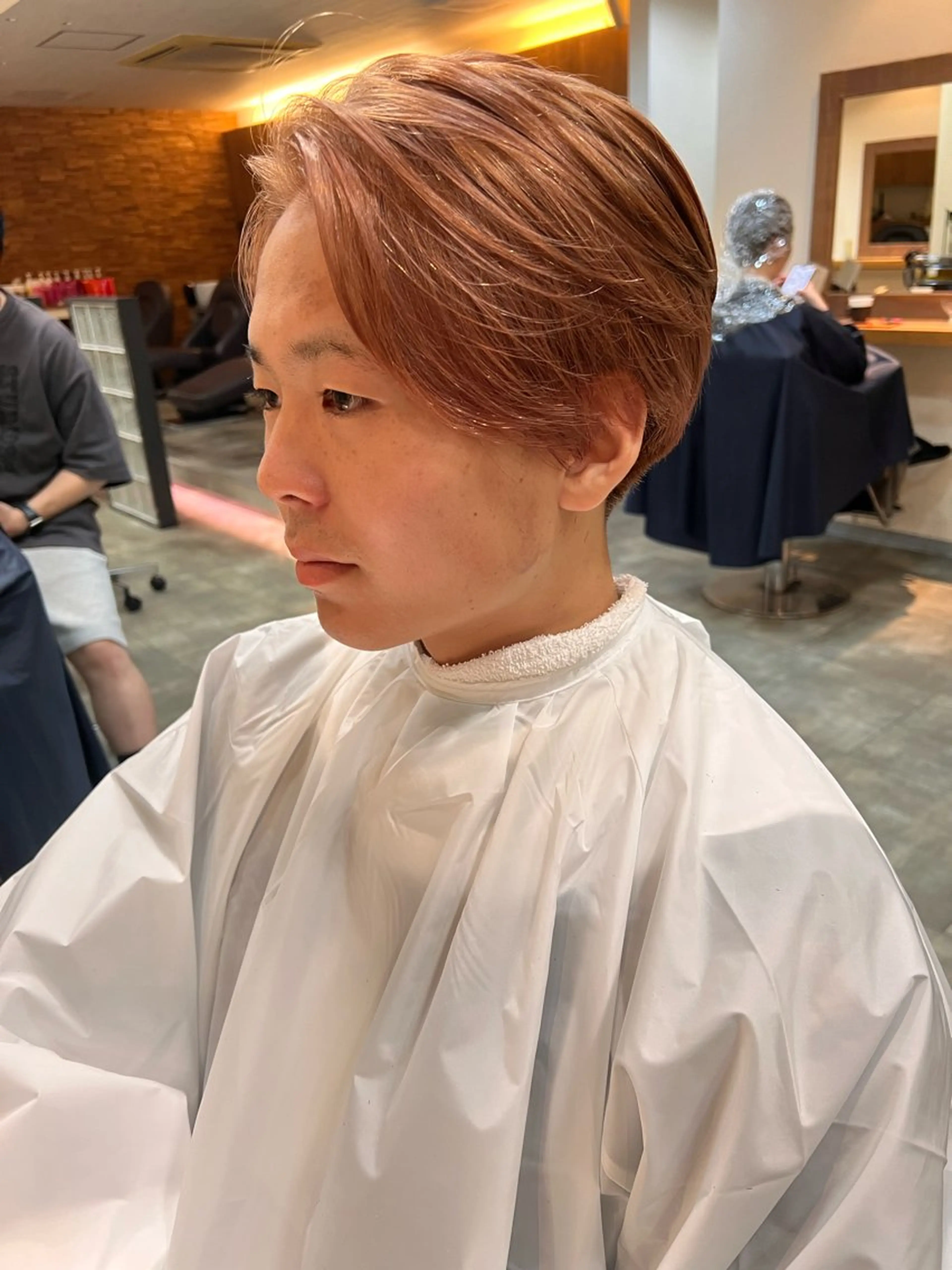 カラー メンズ ベージュカラー ピンクカラー ピンクベージュ ヘアカラー little  porto所属・透明感・艶感 小坂隼斗のヘアスタイル
