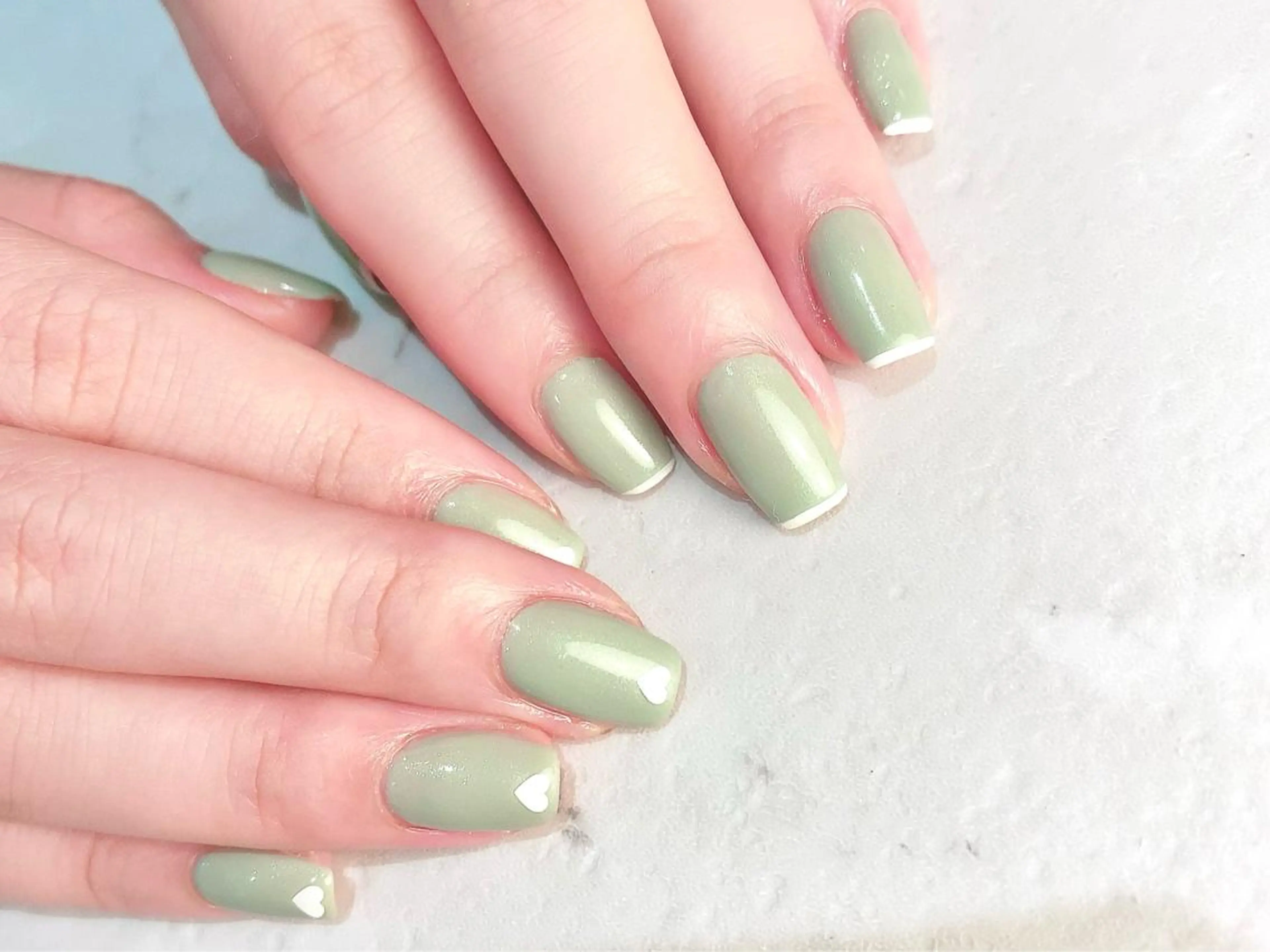 ネイル フレンチネイル ハート ハンドネイル プライベートサロン Rのネイルデザイン