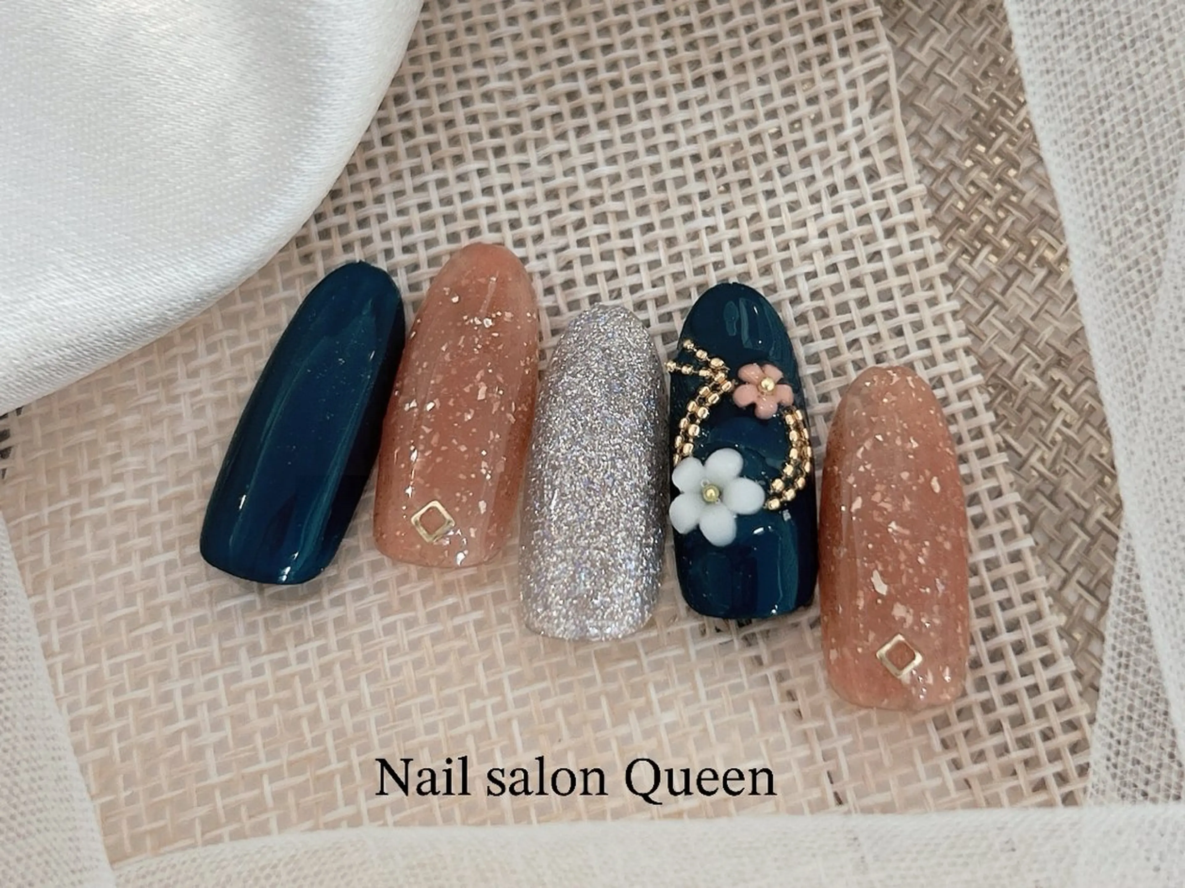 ネイル ハンドネイル ネイルサロンクイーン 東京/新宿/大久保のネイルデザイン