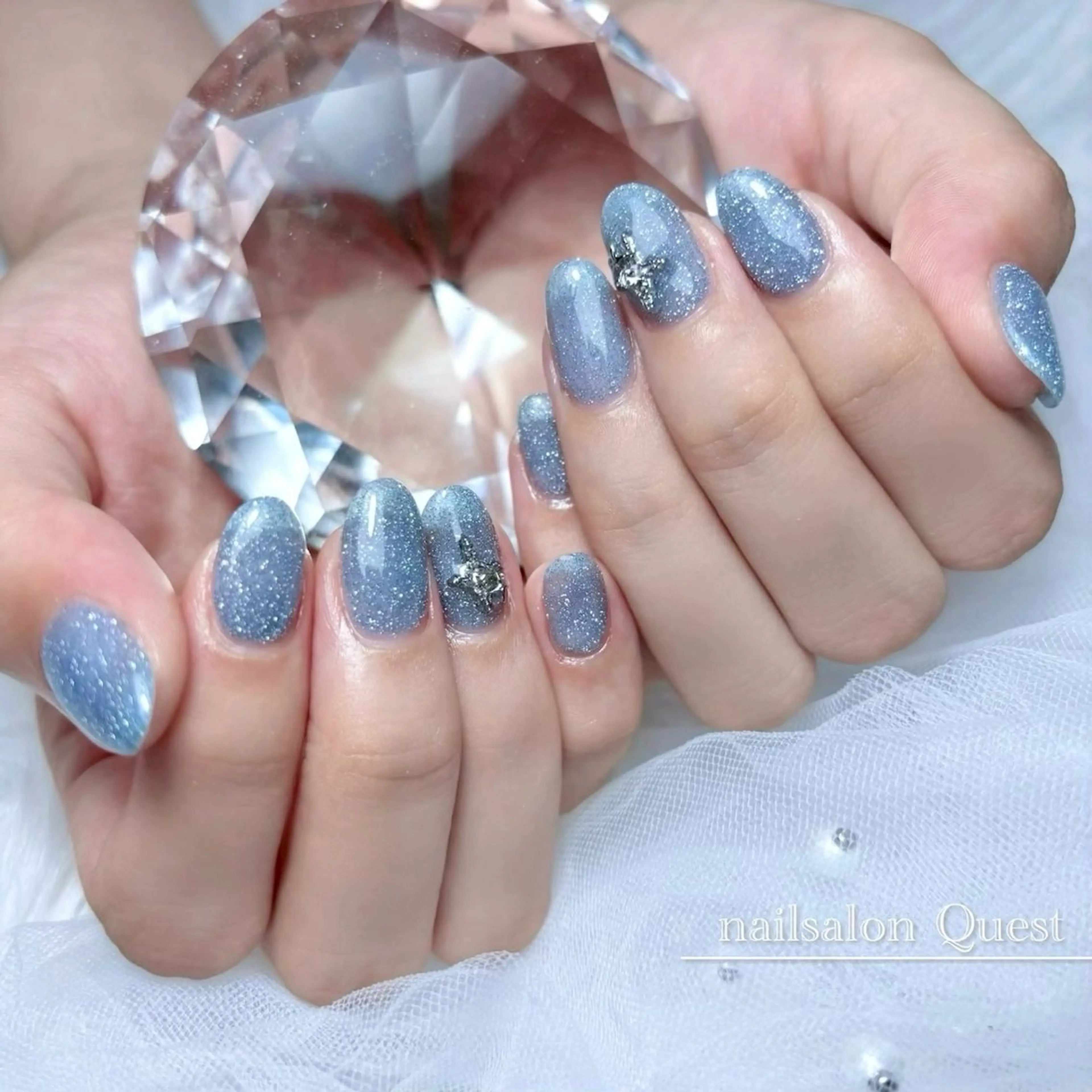 ネイル ブルー フラッシュネイル ワンカラーネイル 辻崎 来里のネイルデザイン