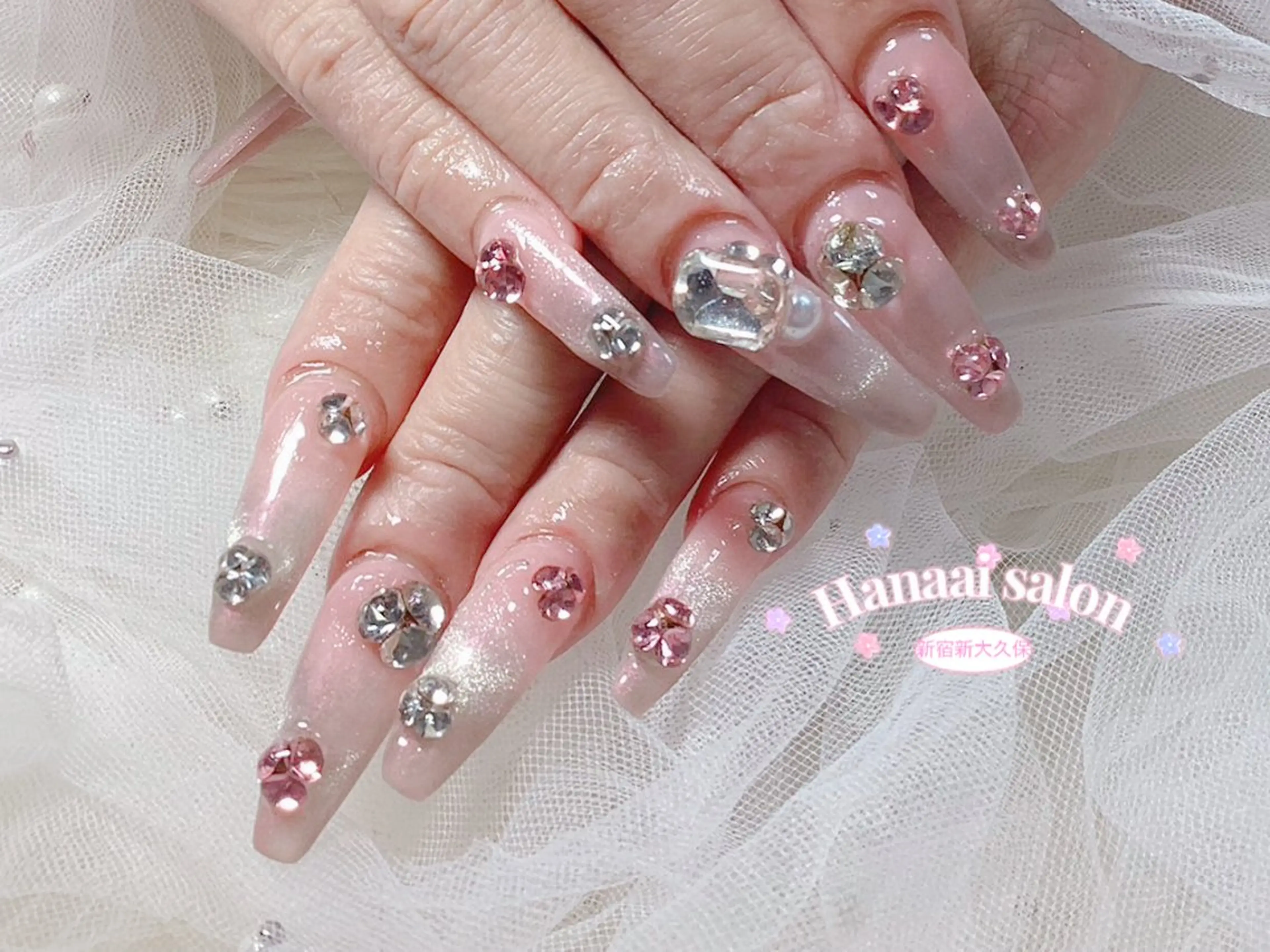 ネイル アートネイル フラッシュネイル フットネイル ジェルネイル グラデーション ハンドネイル Hanaai Salon新宿店のネイルデザイン